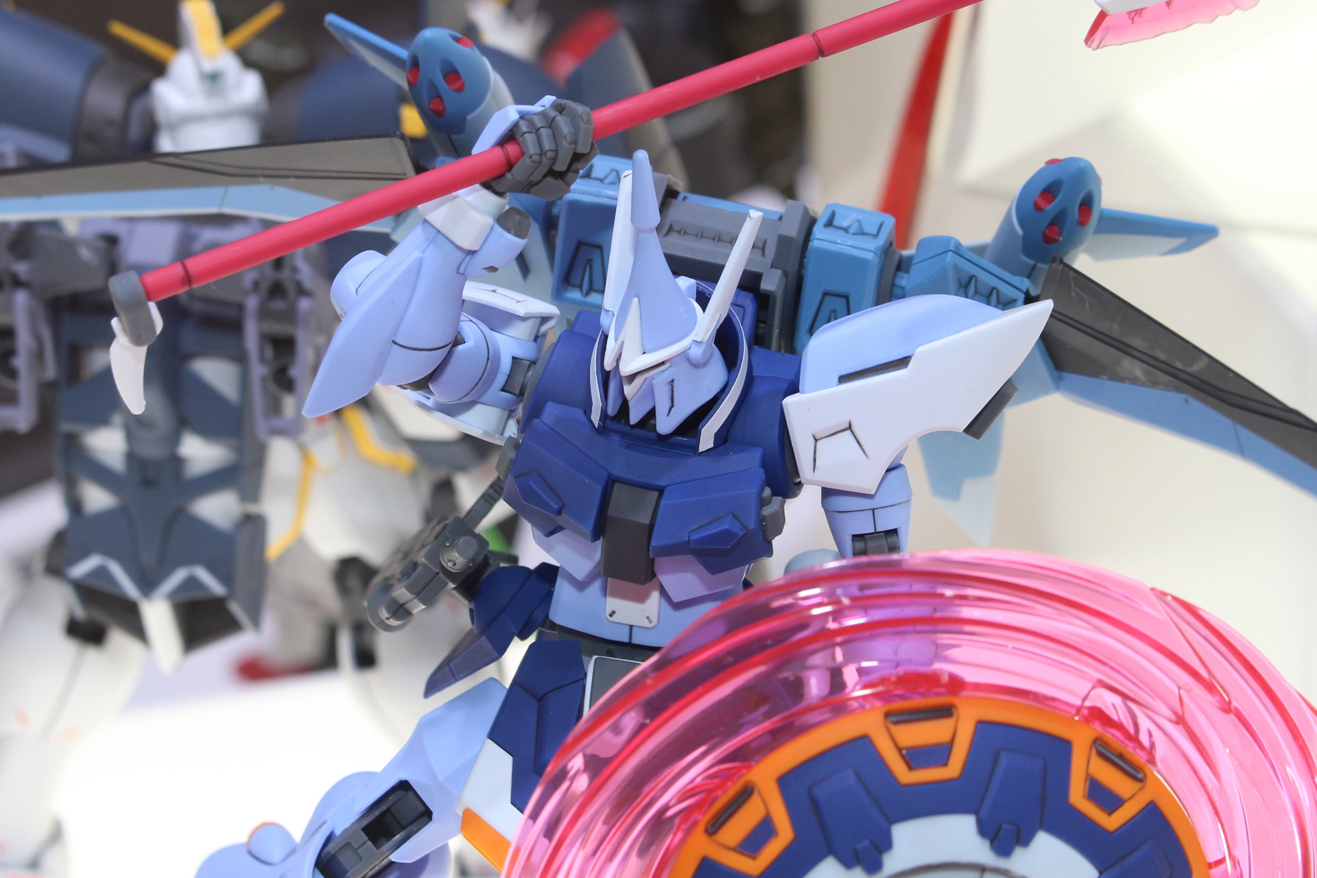 キットには多彩な武装が付属する