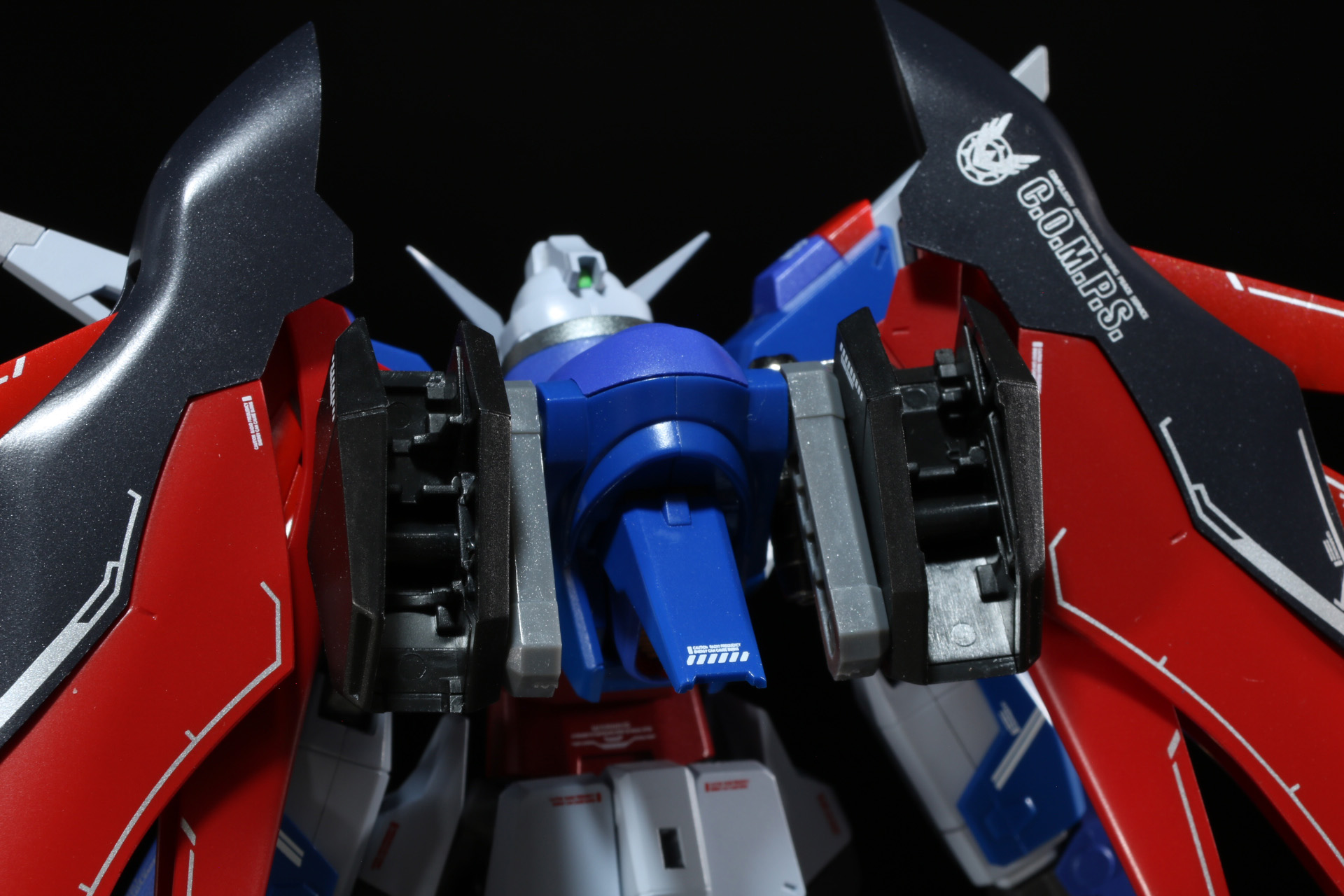 バックパックのボールジョイントに武装用マウント―パーツを装着