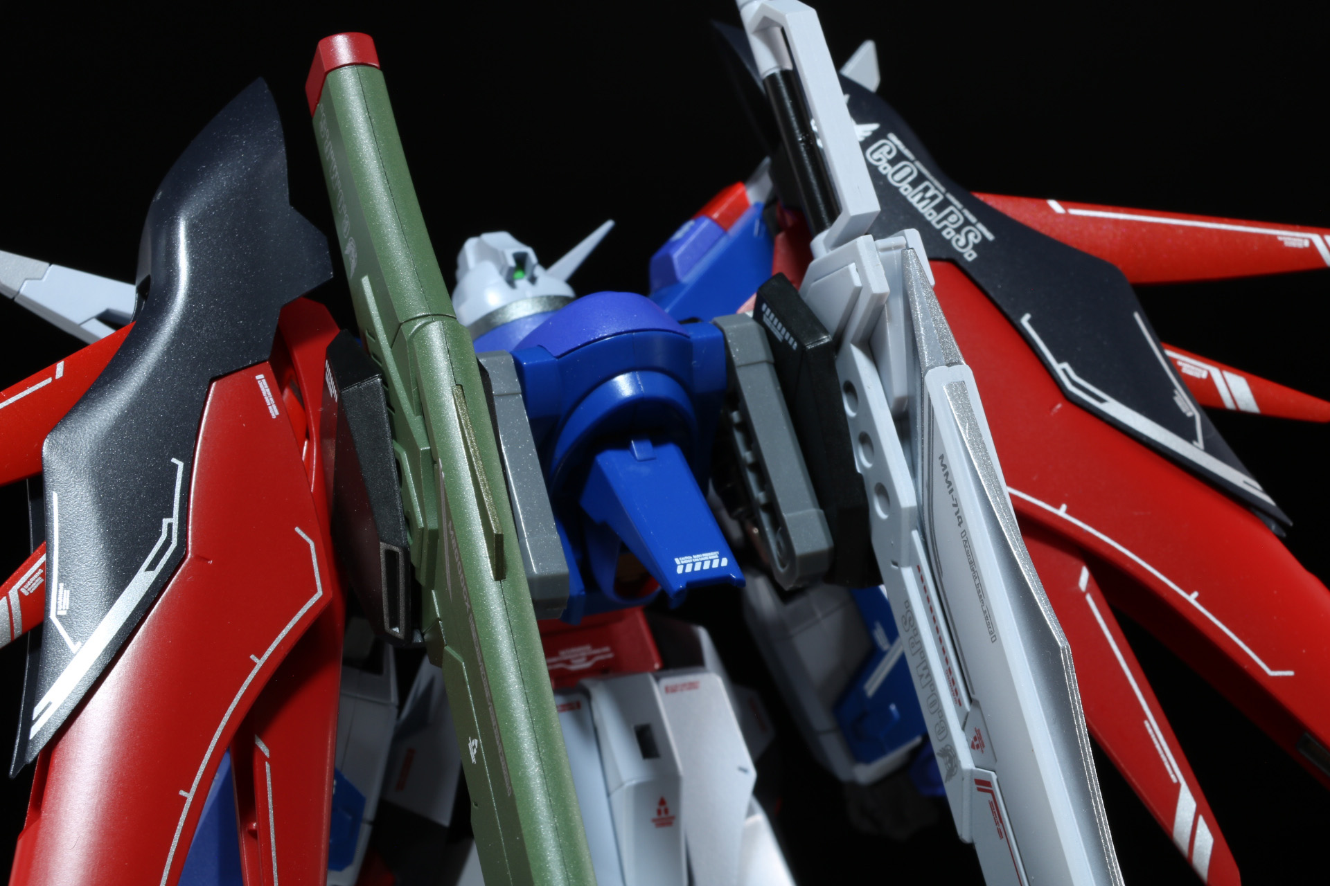 バックパックのボールジョイントに武装用マウント―パーツを装着