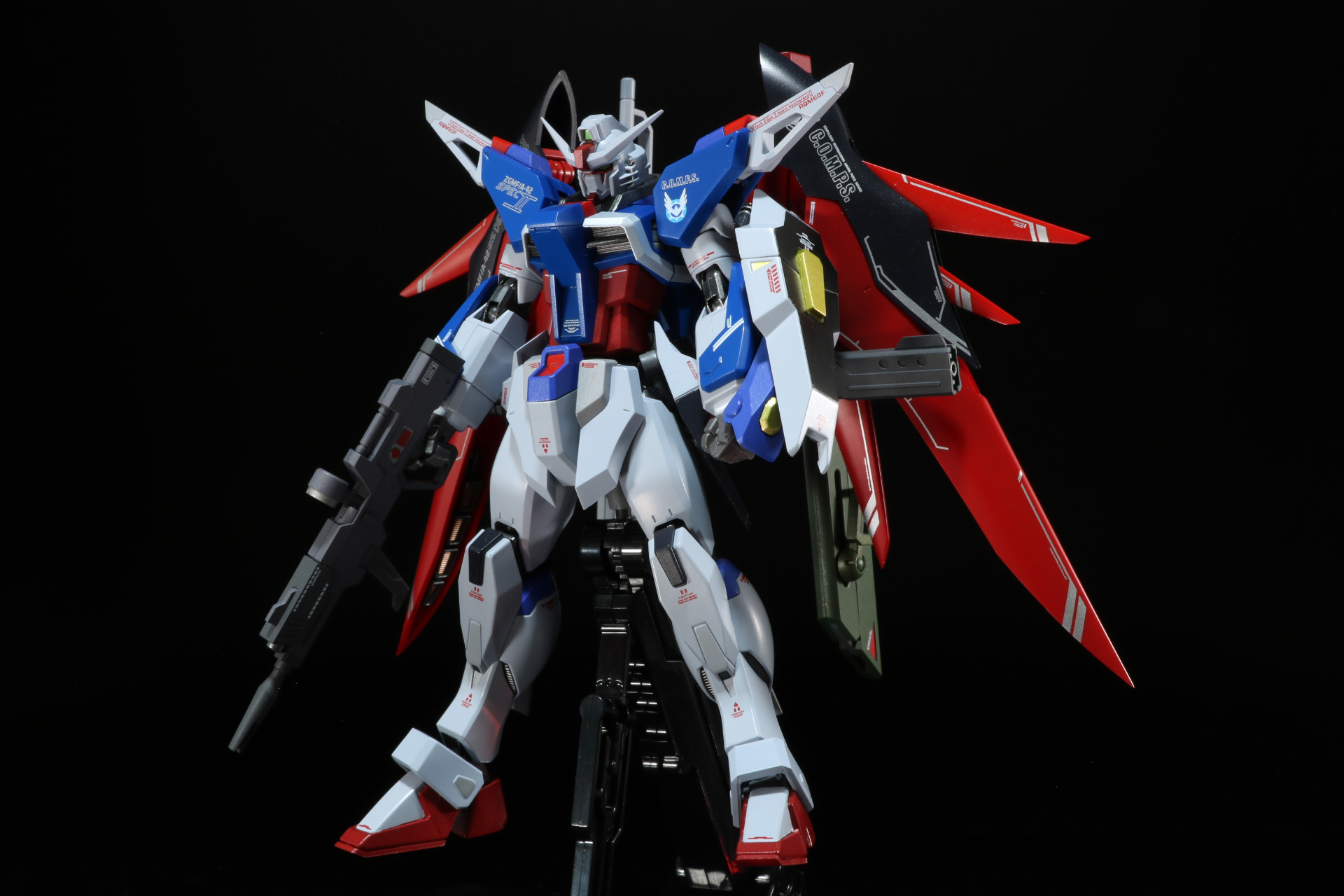 正面から見た「METAL ROBOT魂 ＜SIDE MS＞ デスティニーガンダムSpecII」