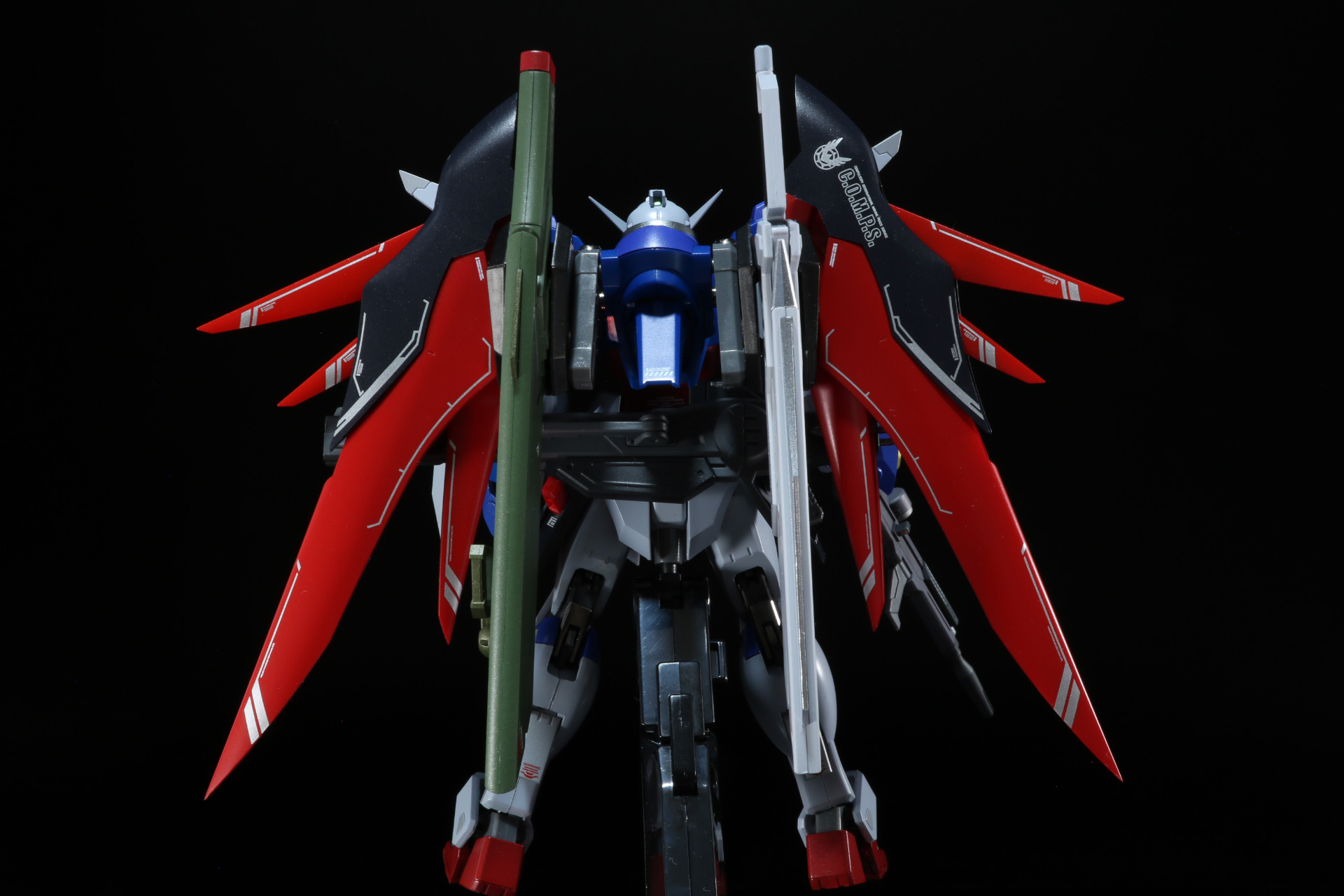 翼を収納した状態