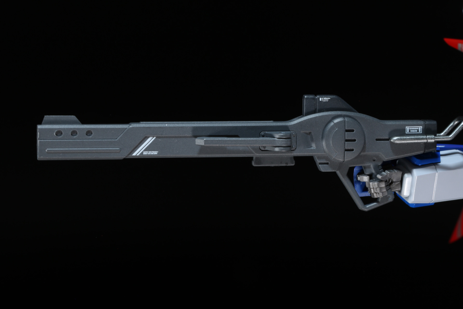 銃身下部のマガジンは取り外しが可能