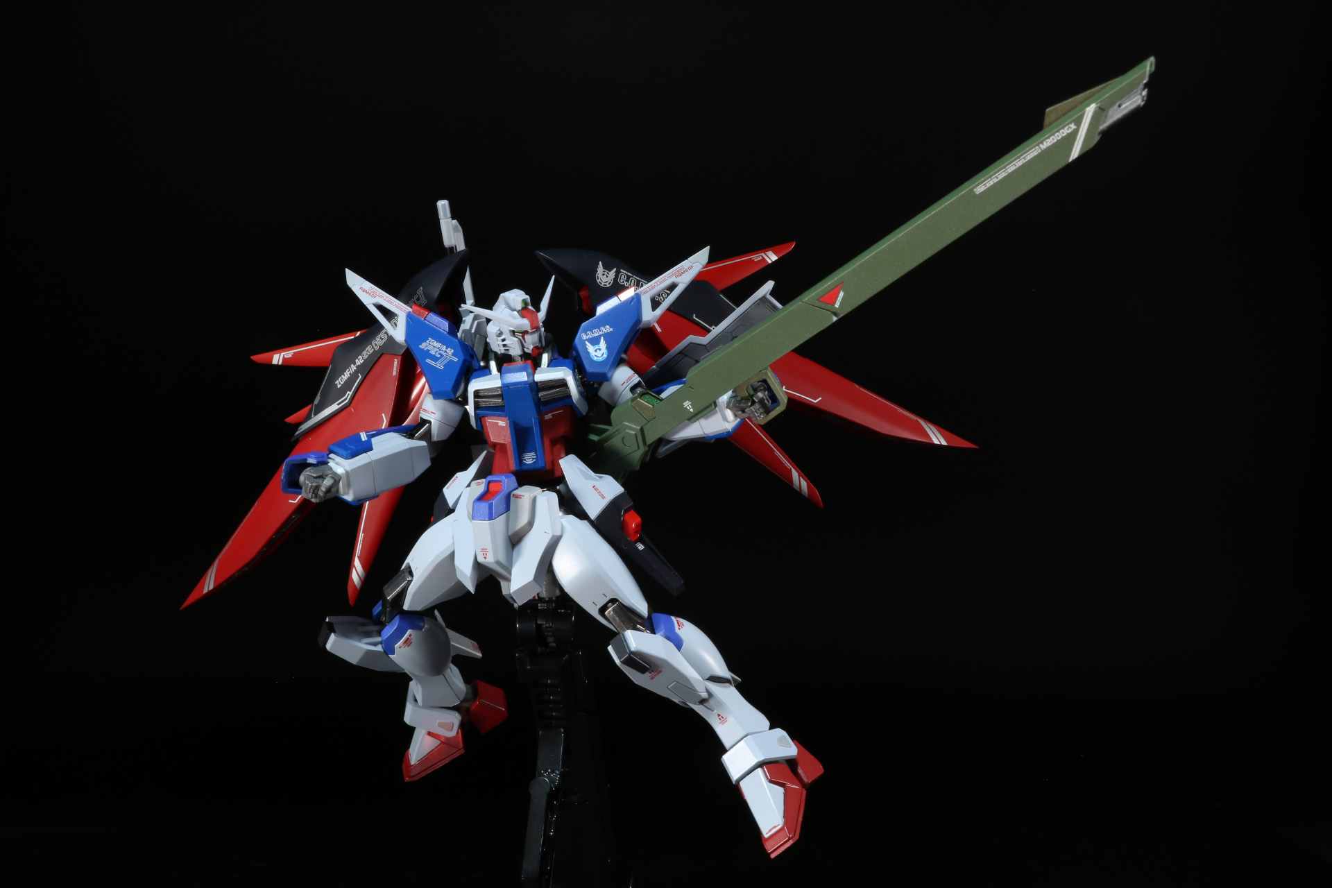 アームから取り外すことでよりアグレッシブな配置が可能