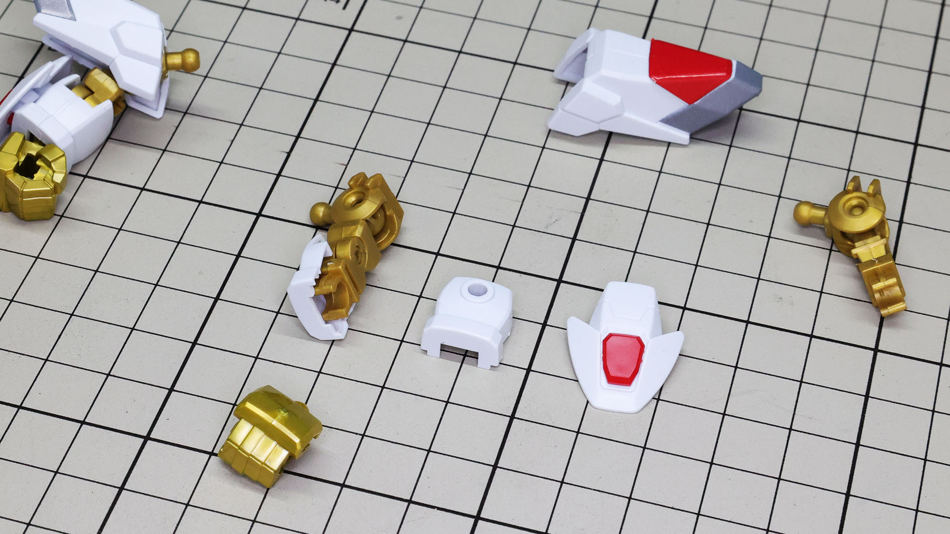 右端はSDフレームの腕部です