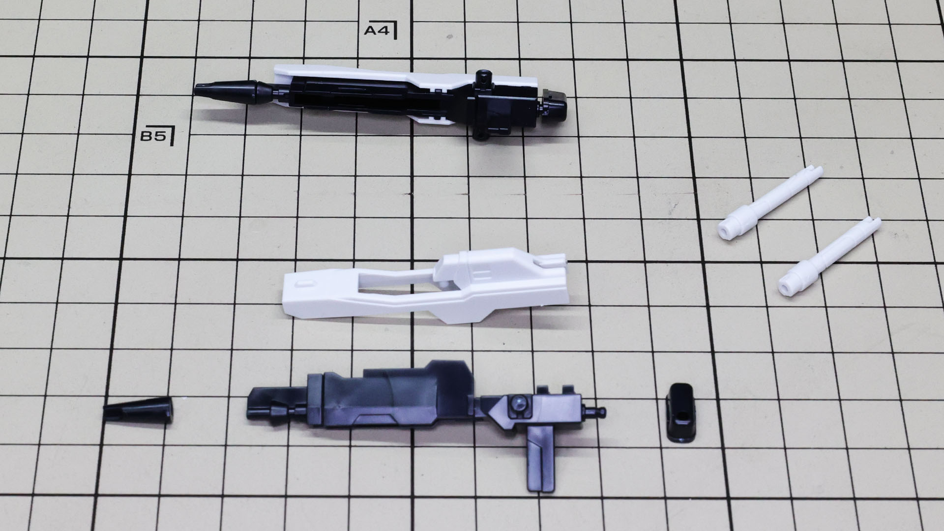 銃身とジャケットをはめ合わせて銃口と銃尾を差し込めば完成です