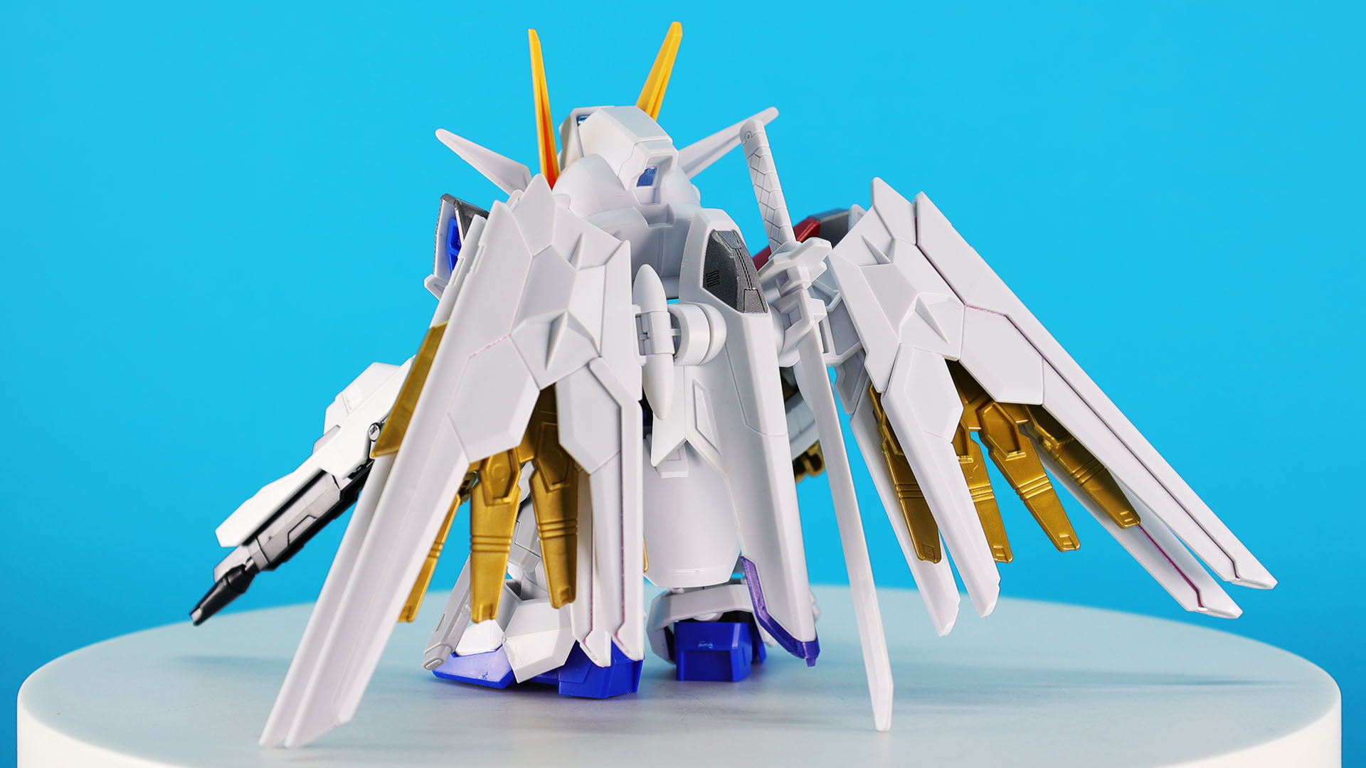 SDスタイルでもプラウドディフェンダーのサイズはそのままなのがすごい！