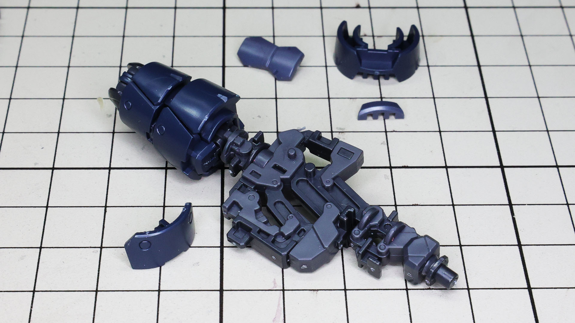 さらに装甲を組み付けていきます