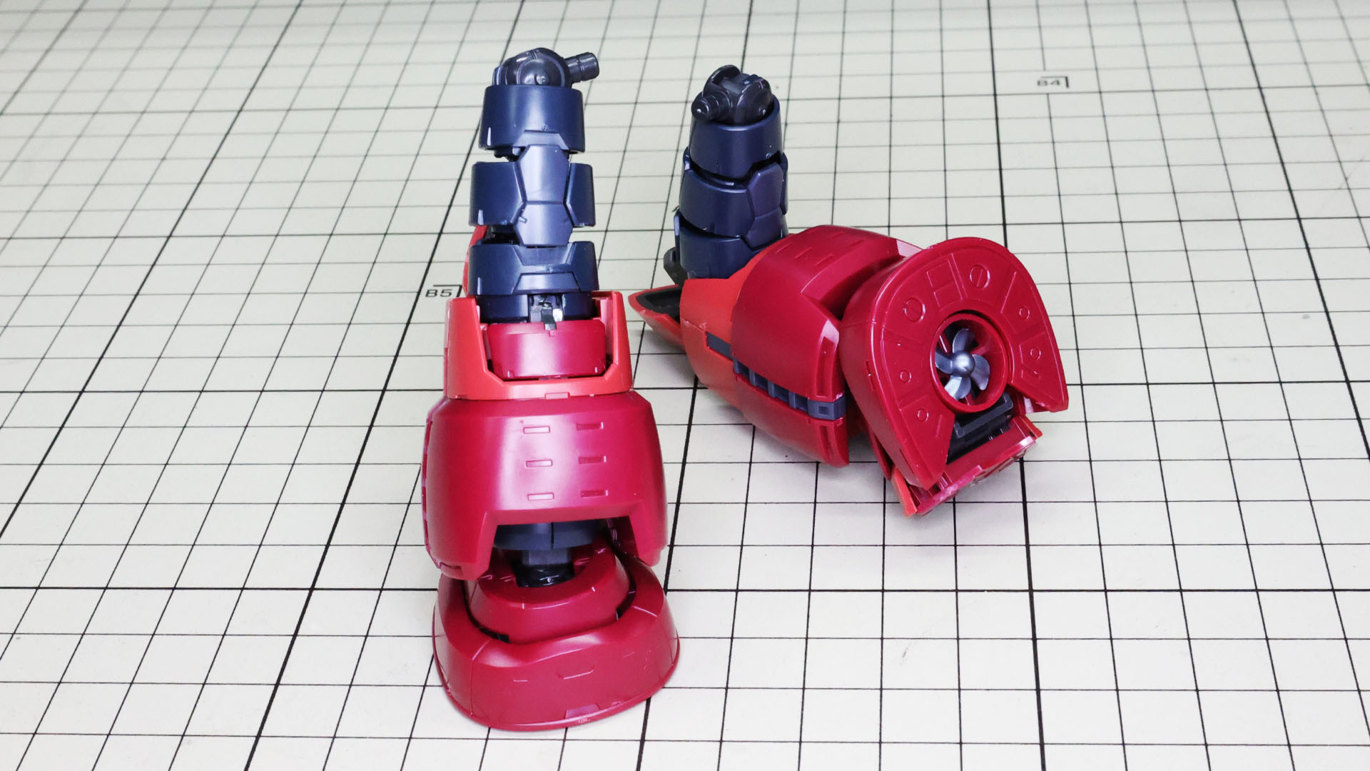 ソールのつま先が想像以上に曲がることがわかります