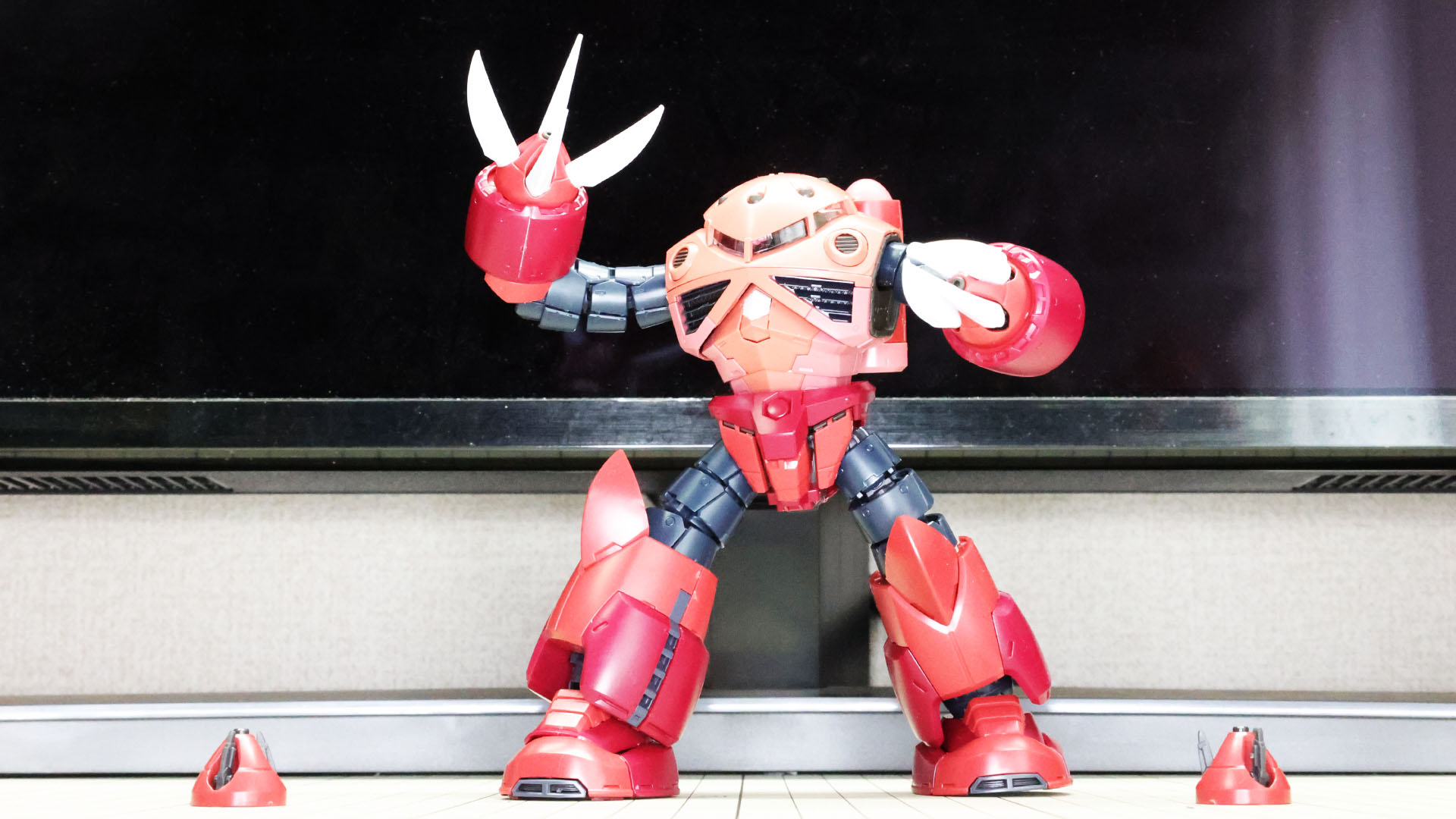 両腕を本体にドッキングさせればRGズゴック完成！