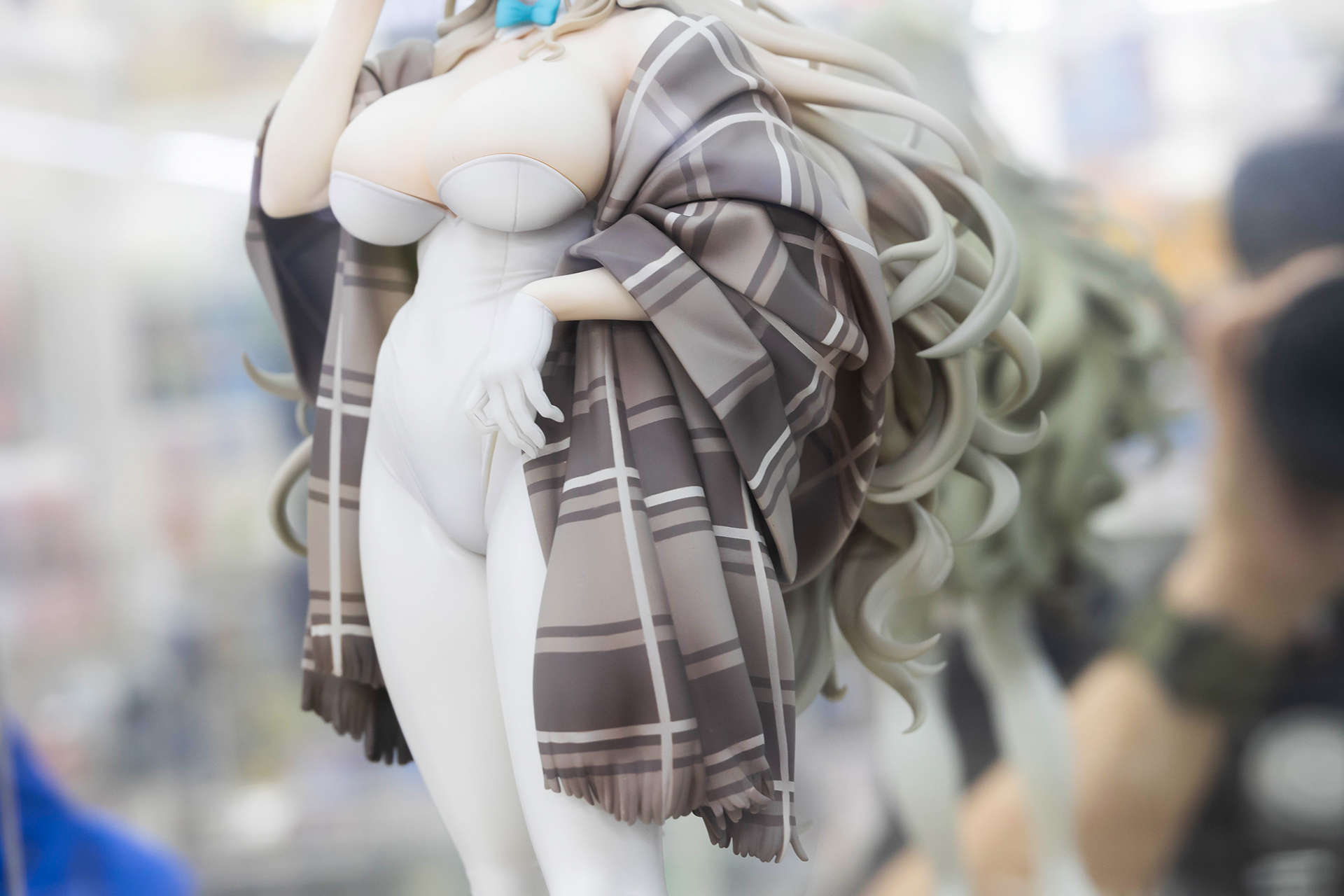 チェックのストールも暖かそうだ