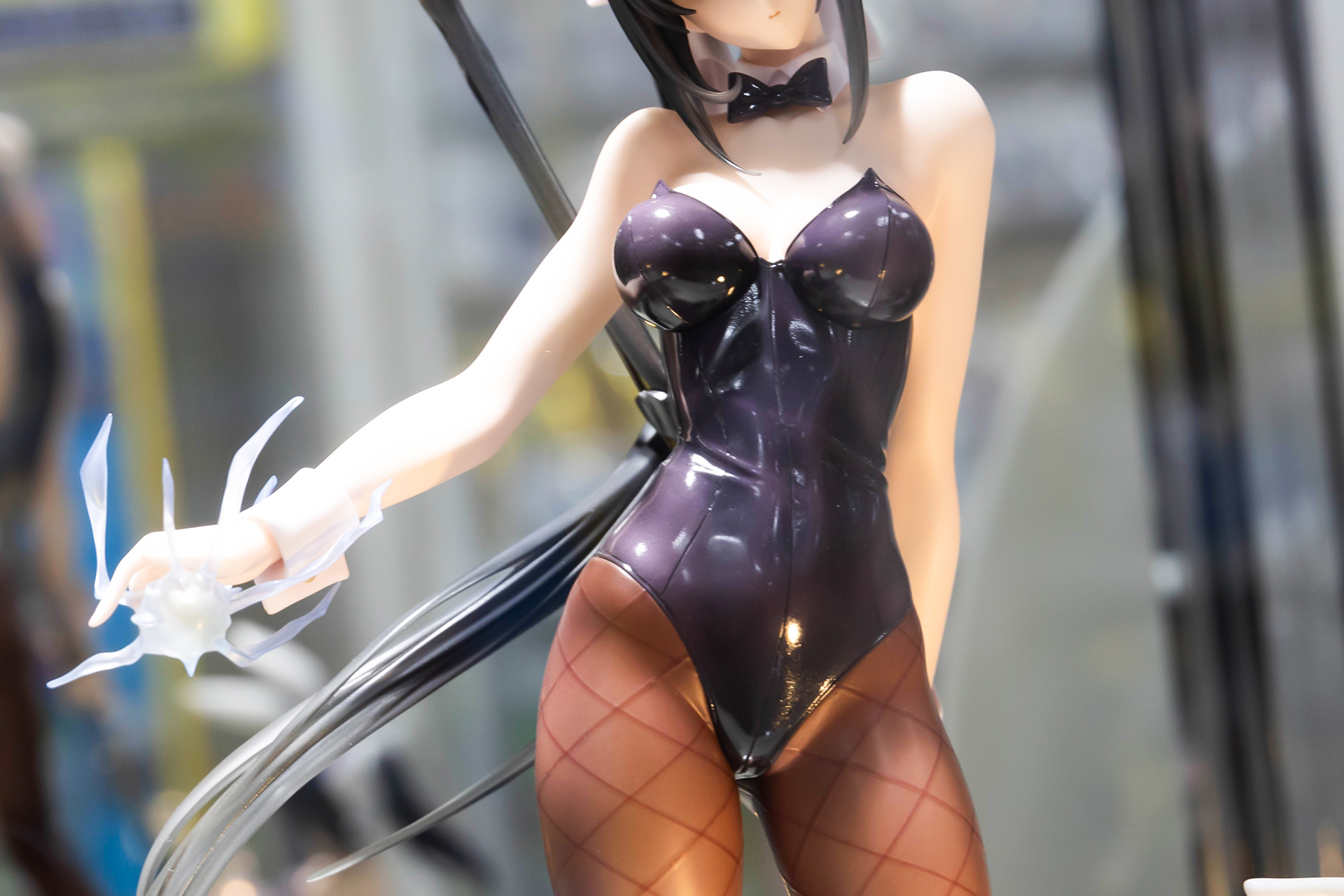 手の先には炎雷が光っている