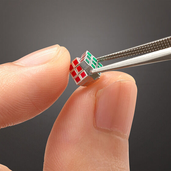 「究極最小ルービックキューブ -0.50cm 超精密金属製-」
