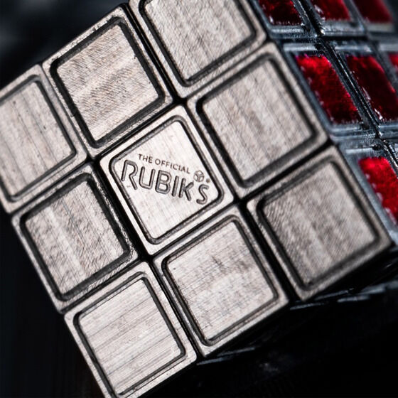 「究極最小ルービックキューブ -0.50cm 超精密金属製-」