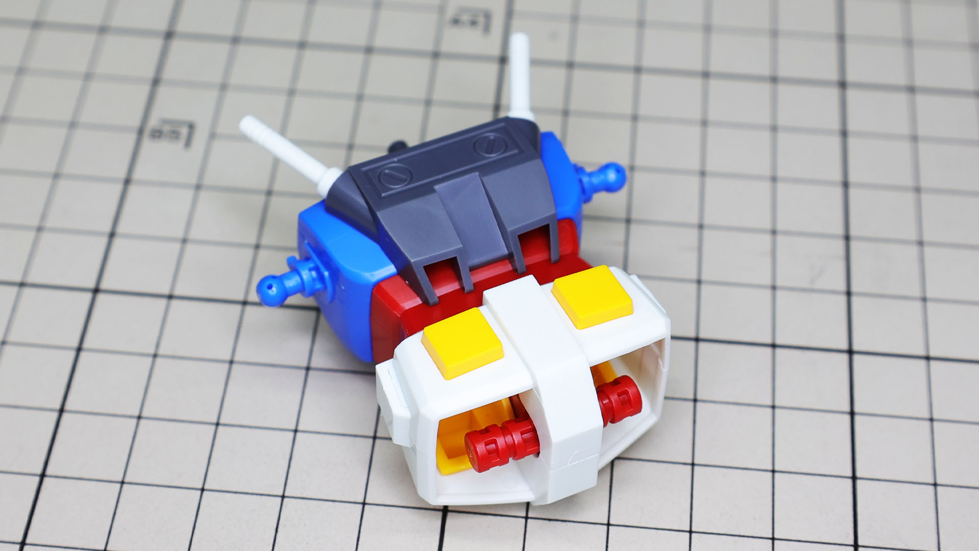 ランドセルの形状がこれまたいいですね！当時はプラ棒を削ったり似たものをくっつけてノズルを再現したもんです