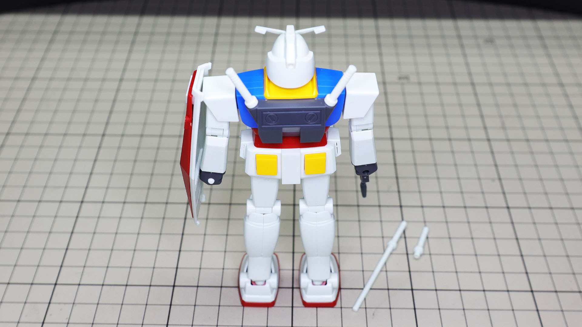 組み立てるだけで誰でもこのガンダムがその手に！