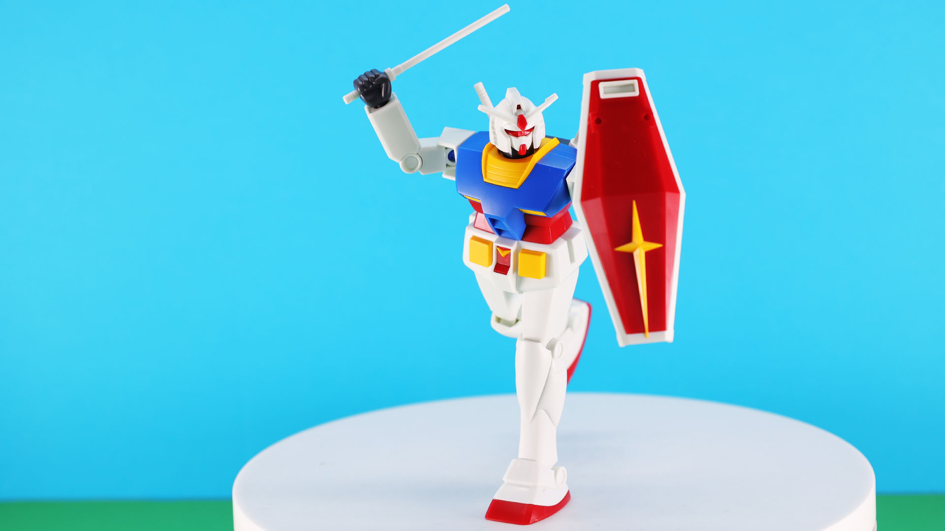 ビーム・サーベルを振り下ろす！