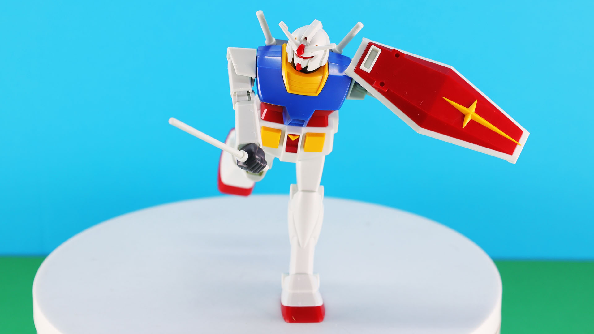 ビーム・サーベルを振り下ろす！