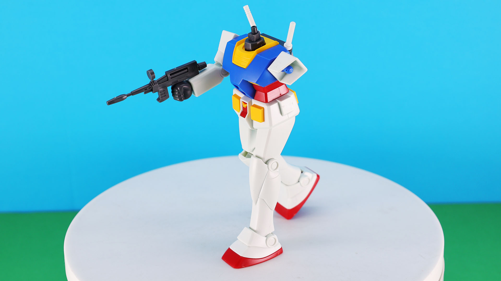 シャア……いるな？