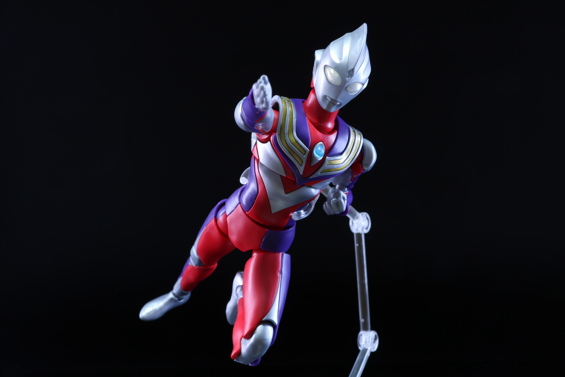 アクションベースを使用して、よりアグレッシブな動きを楽しもう。本稿では「アクションベース6」を使用