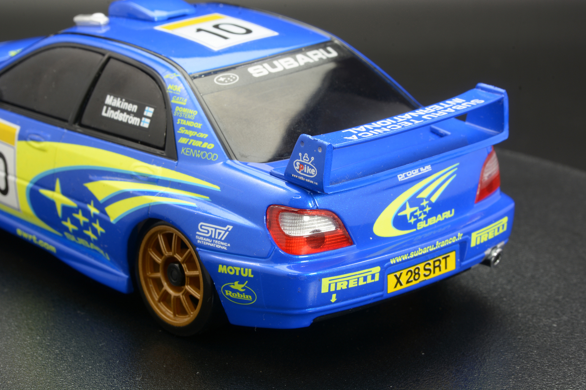 リアスポイラーやスポンサーマークなども注目