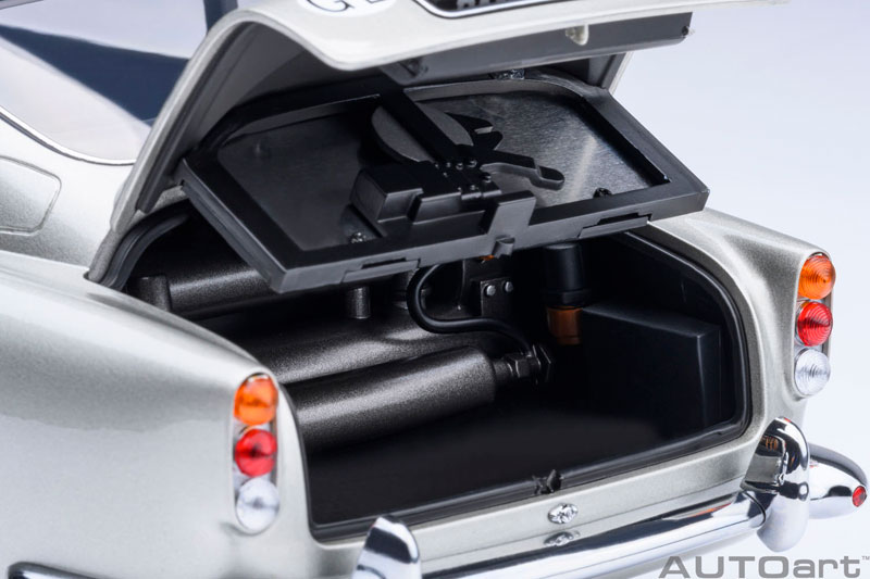 「アストンマーチン DB5 ＜007／ゴールドフィンガー＞ ボンドカー」