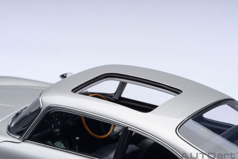 「アストンマーチン DB5 ＜007／ゴールドフィンガー＞ ボンドカー」