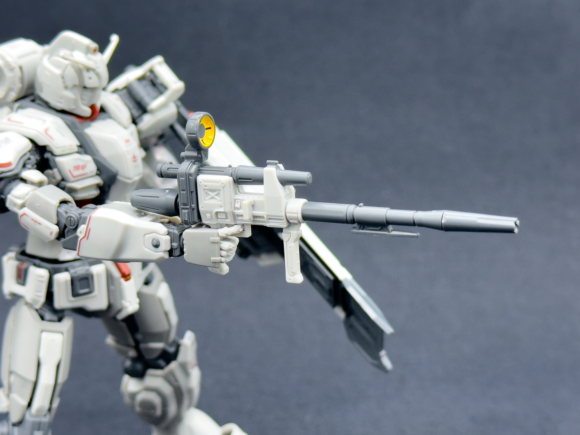 ビーム・ライフルのセンサー部分とフォアグリップは固定です。