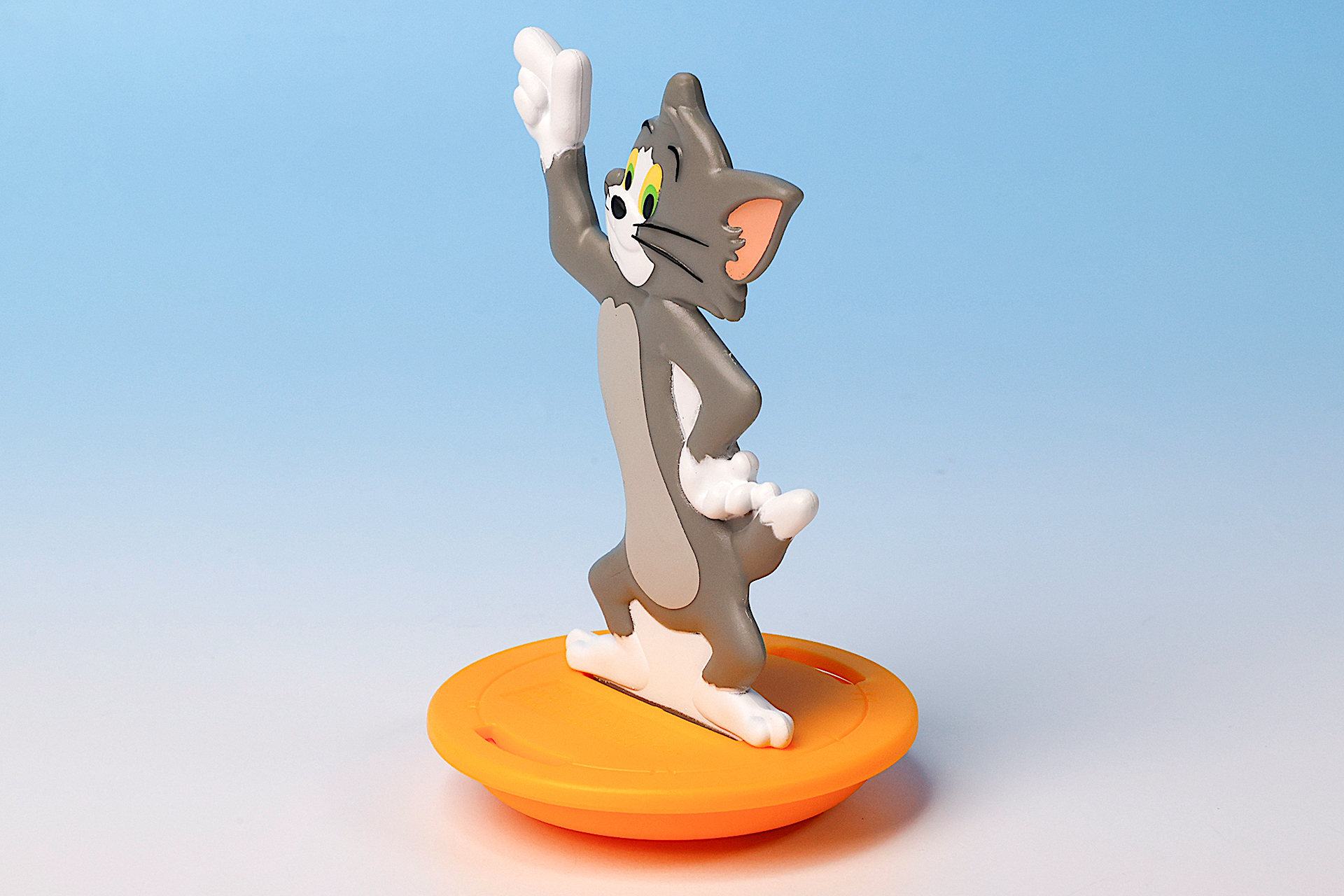 台座部分は底が丸くなっているため、揺れやすい