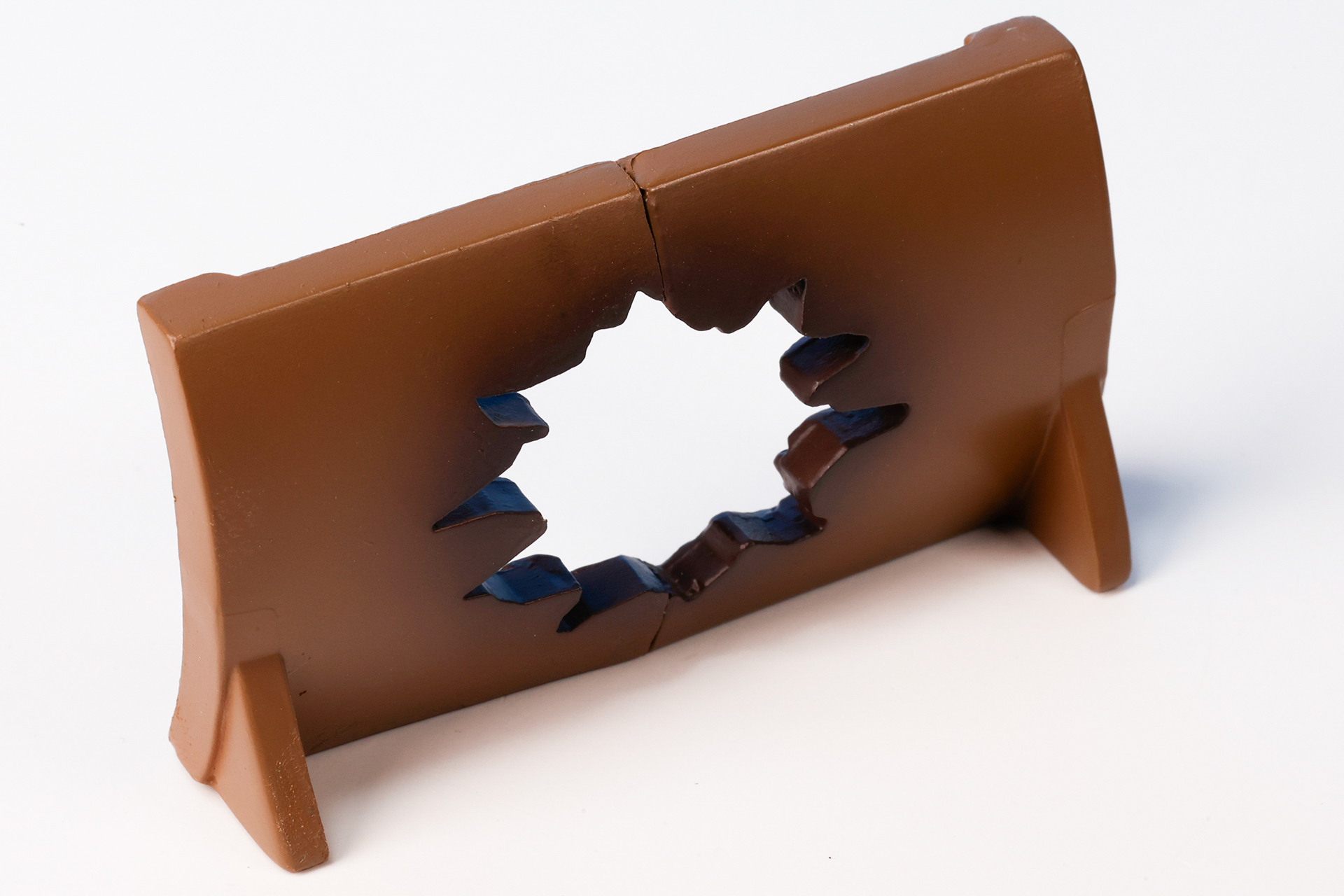 こちらは船の壁を後ろから見たところ