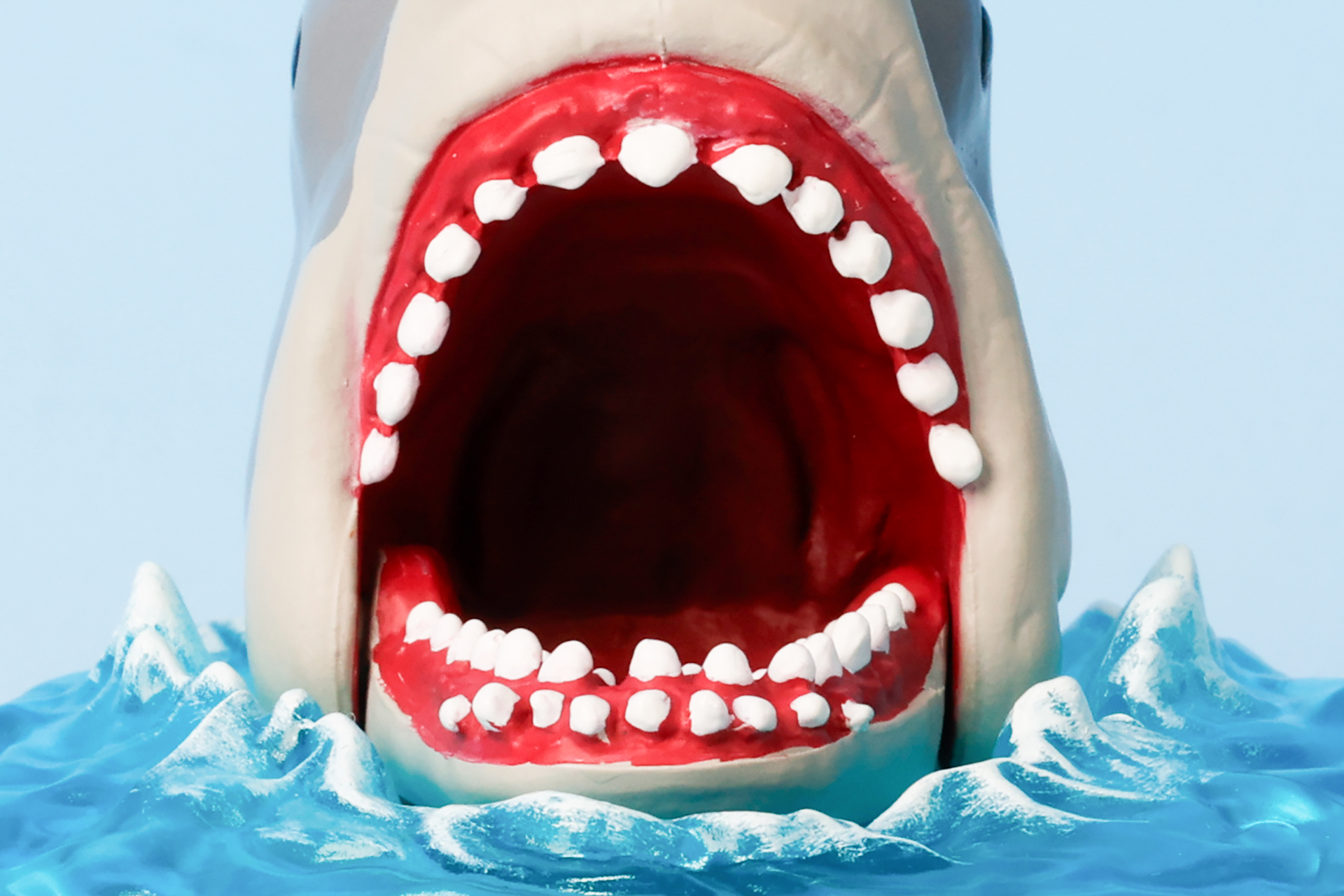 鋭利な歯や口の中もしっかり再現！