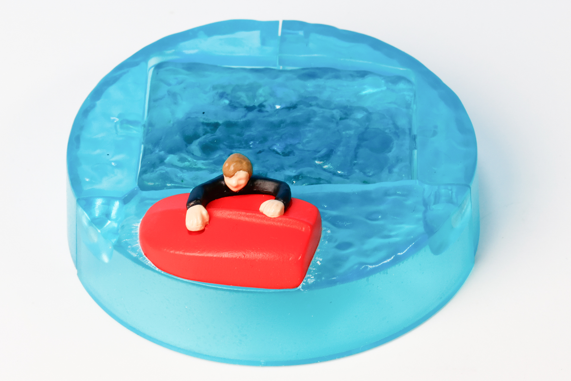 なんとかボートに掴まって助かった！……と思いきや