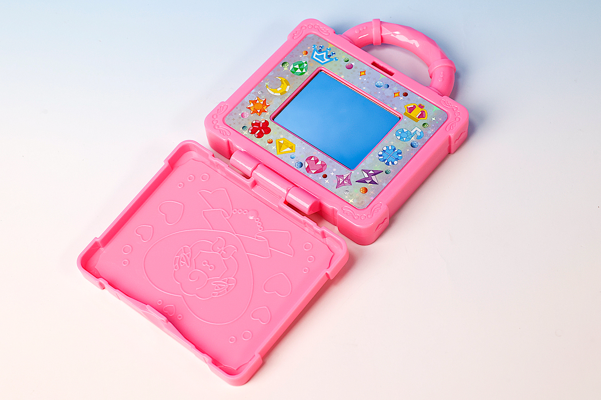 トランクを大きく開いたところ