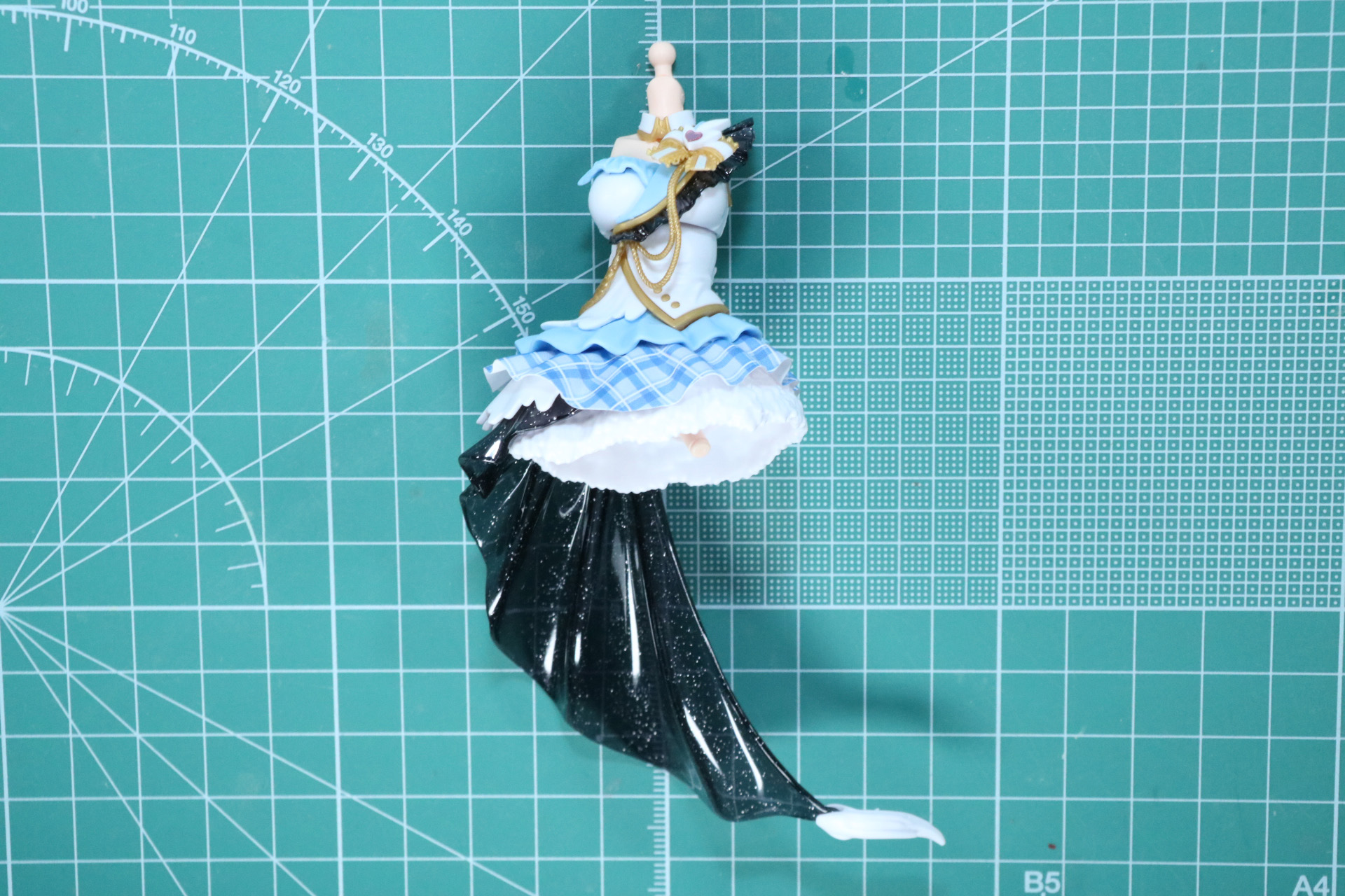 細かい色分け、スカートシートなどで複雑な色合いを表現
