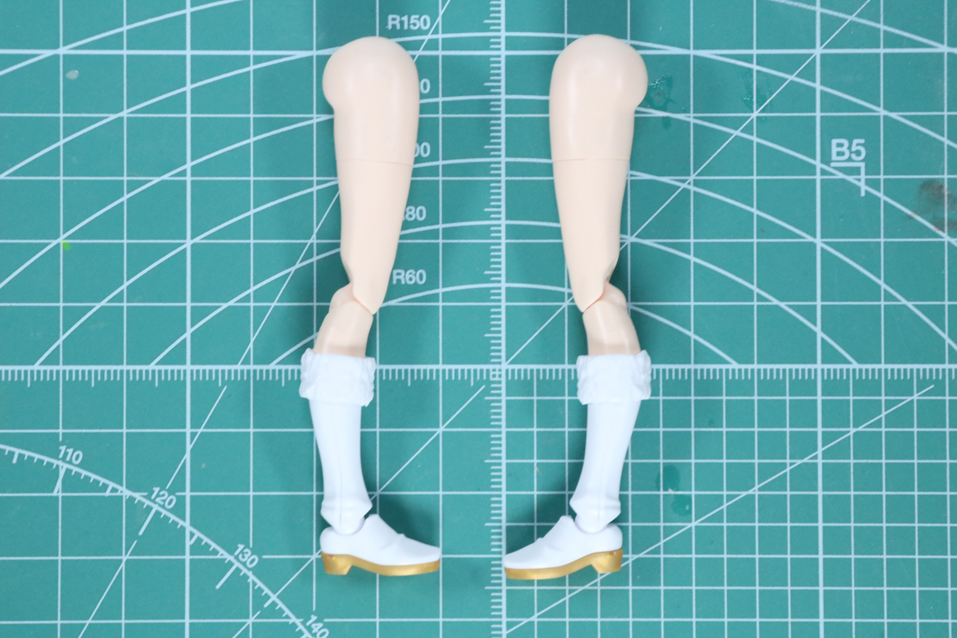 脚部の組み立て