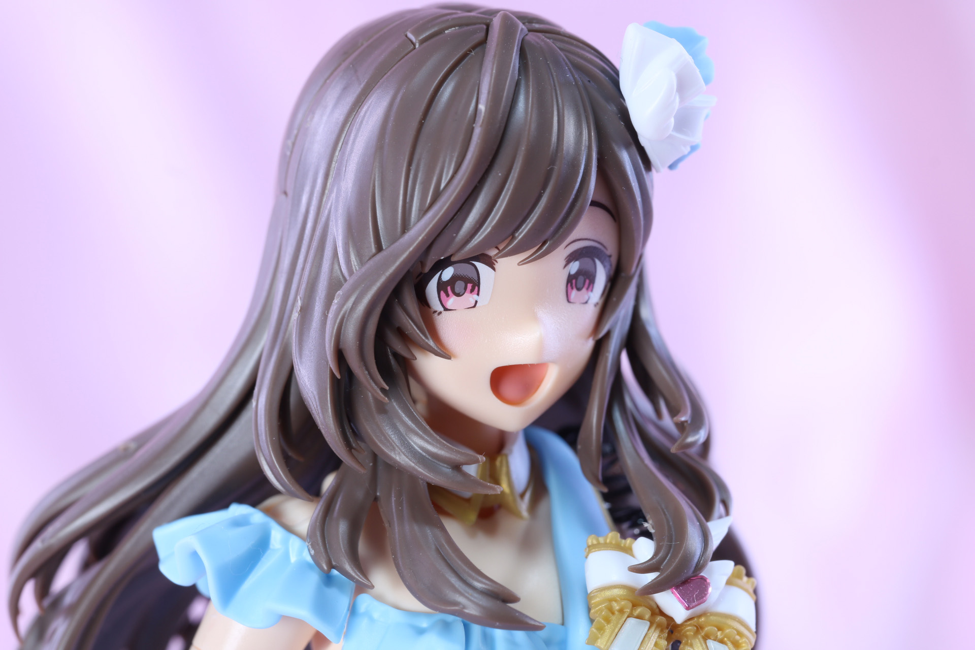 ふわっとしたやわらかい毛先も細かく造形されている