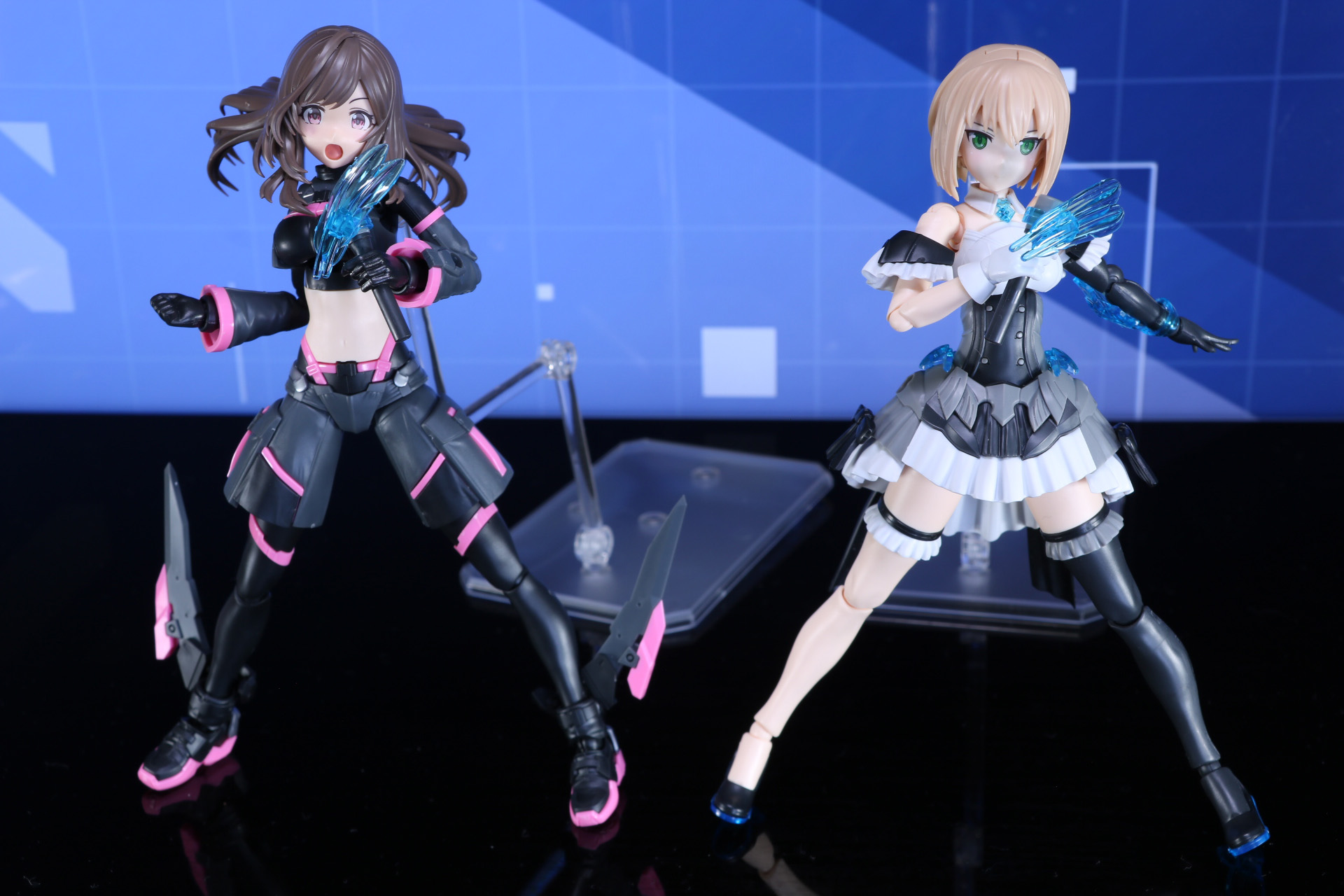 コラボ衣装第1弾、第2弾を身に纏って全力パフォーマンス<br />※ティアーシャのボディパーツは「30MS オプションボディパーツ アルファシスターズファンタズム1[カラーA]」を使用しています