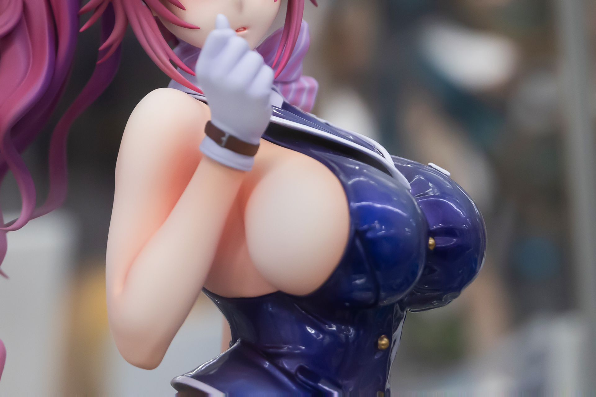 サイドはぱっくりと開いている