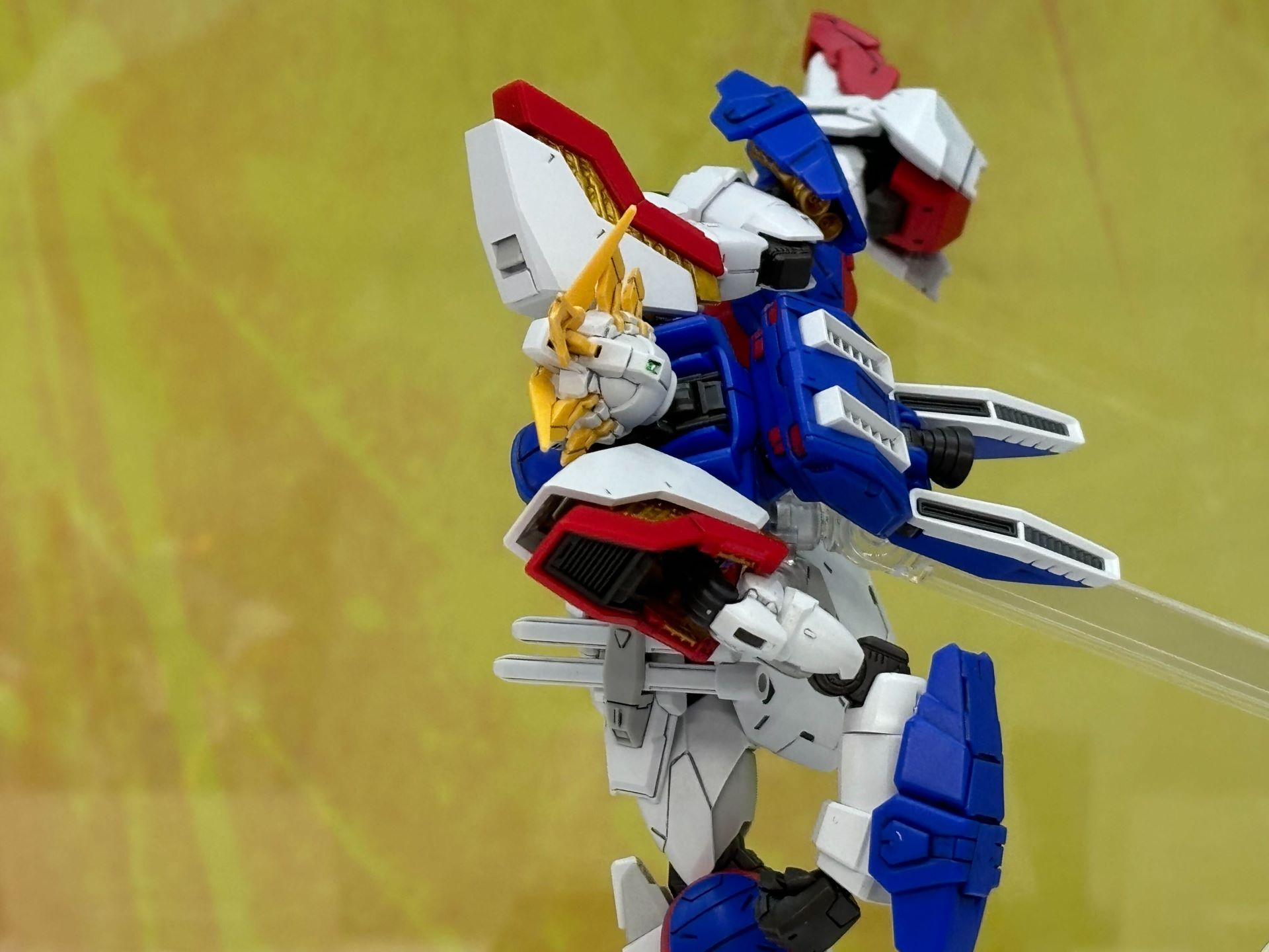 けり上げるポーズ