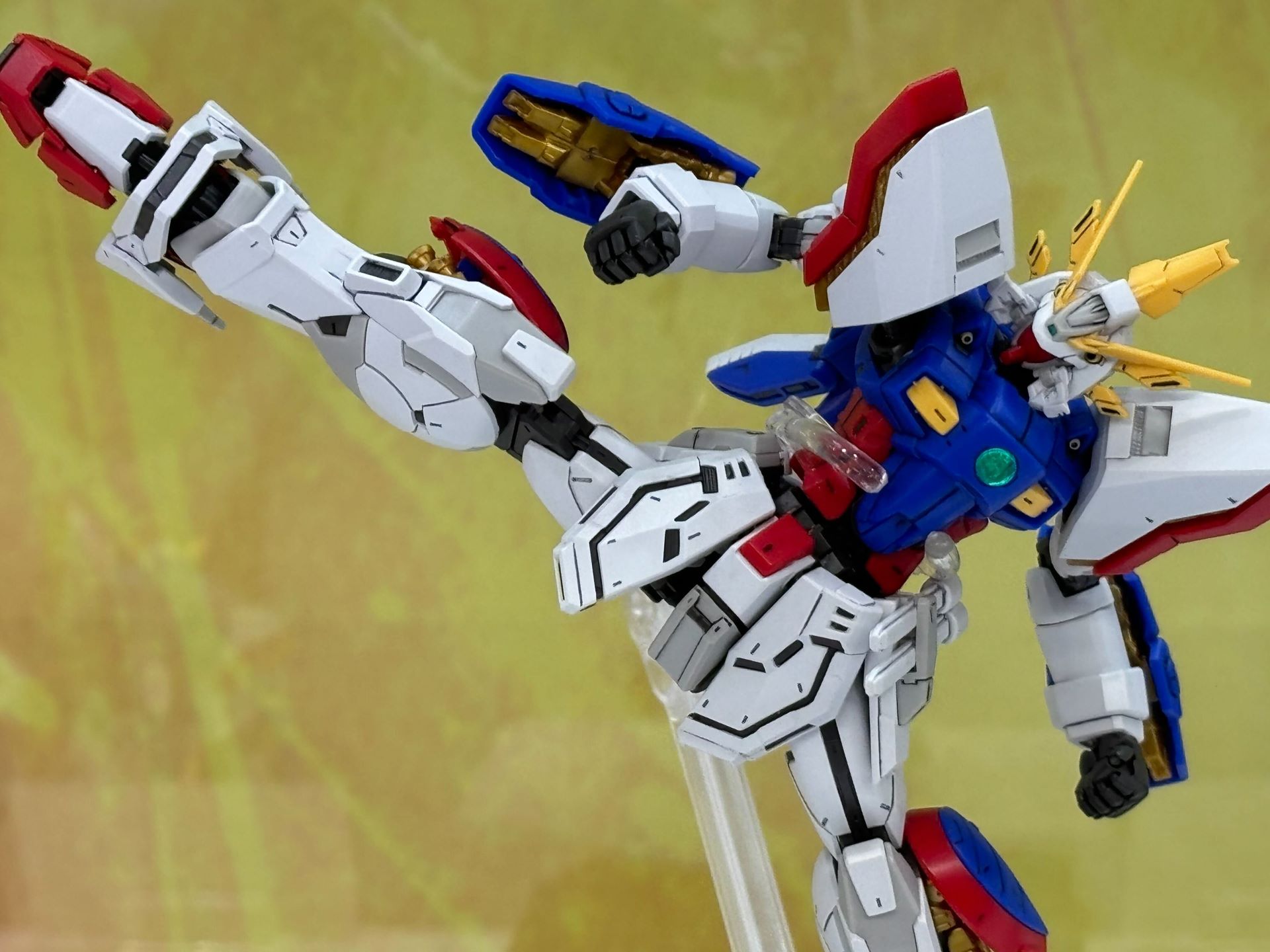 けり上げるポーズ