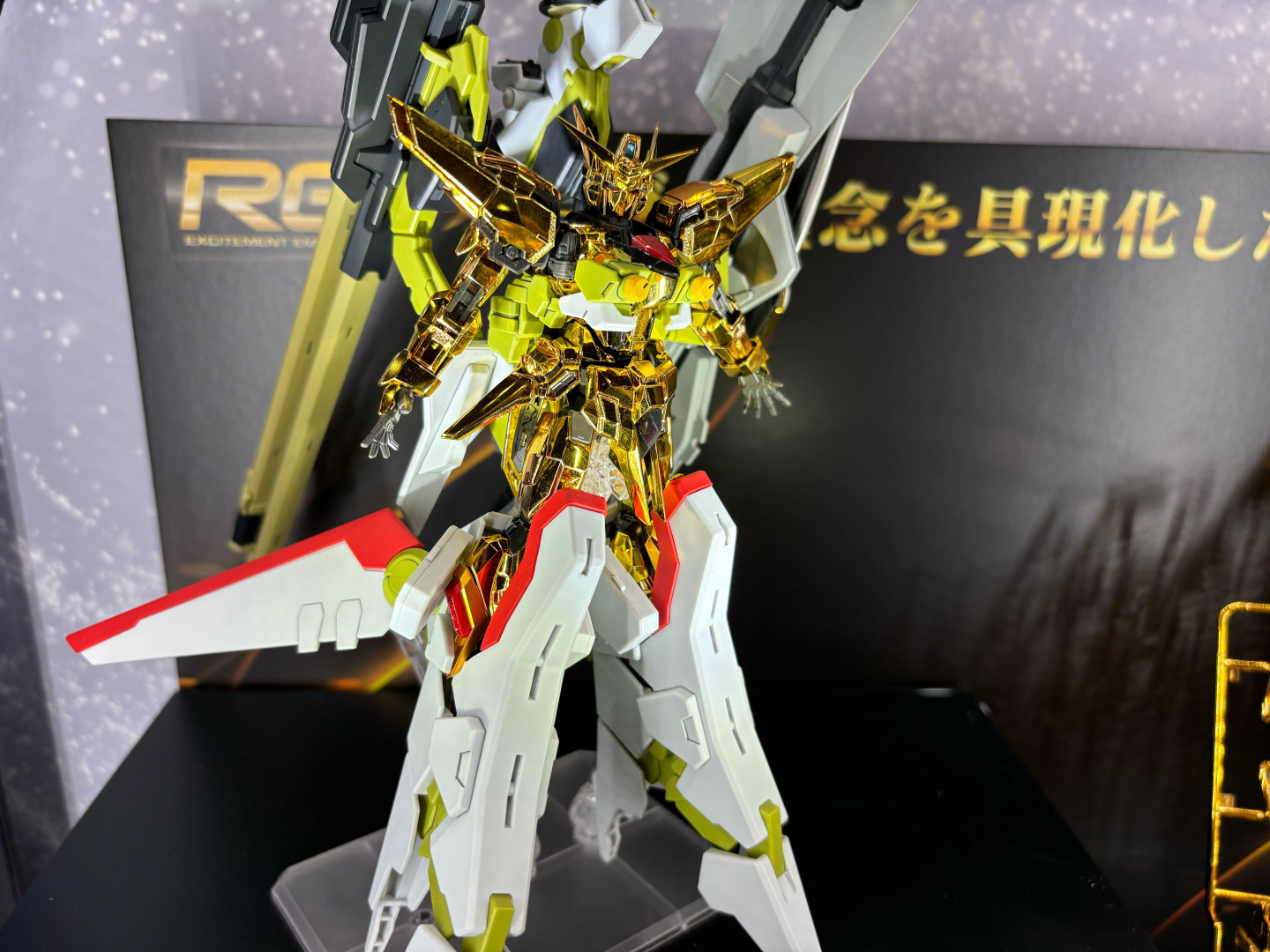 デスティニー装備時とは一部カラーが異なる
