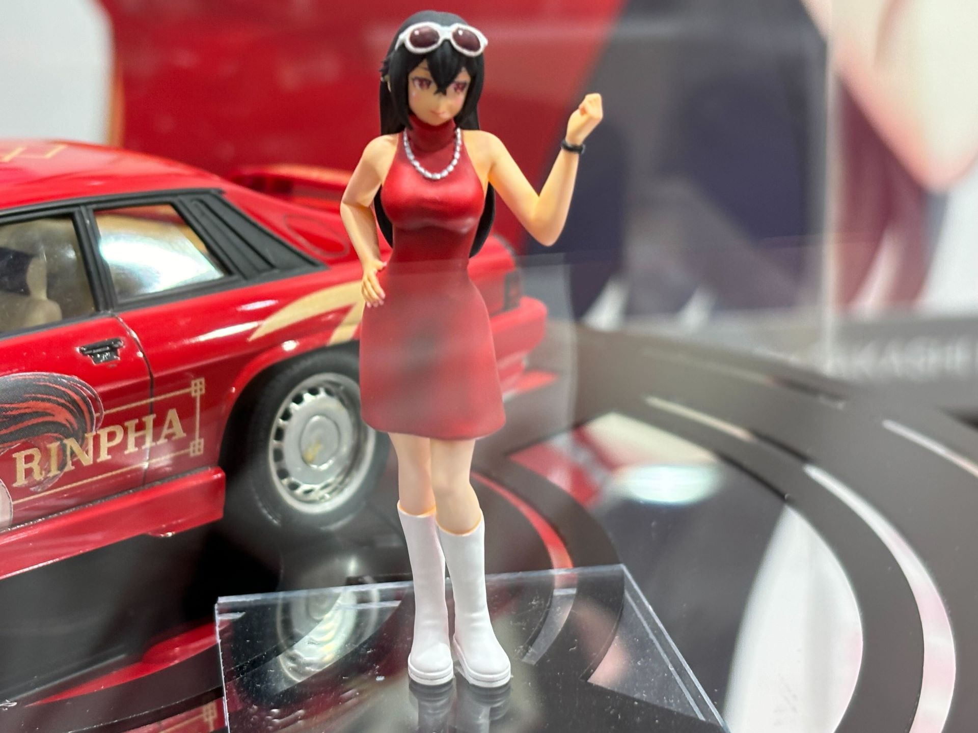 「ジャグヮー XJ-S TWR スポーツ “ハク・リンファ”w/フィギュア」