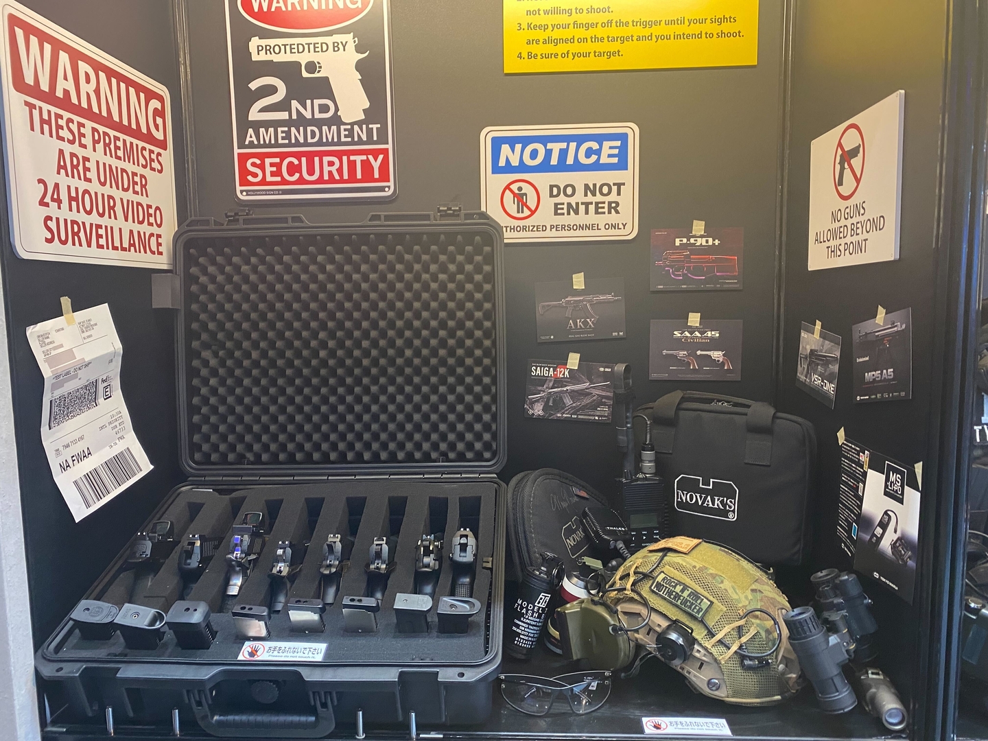 小物にはリアルなものが盛沢山だ。雰囲気が出る