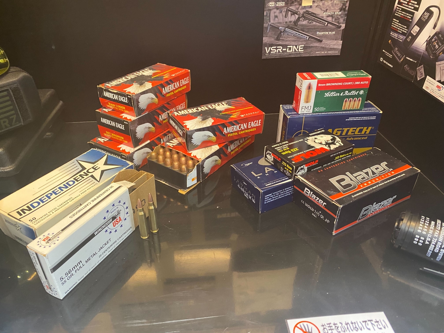 小物にはリアルなものが盛沢山だ。雰囲気が出る