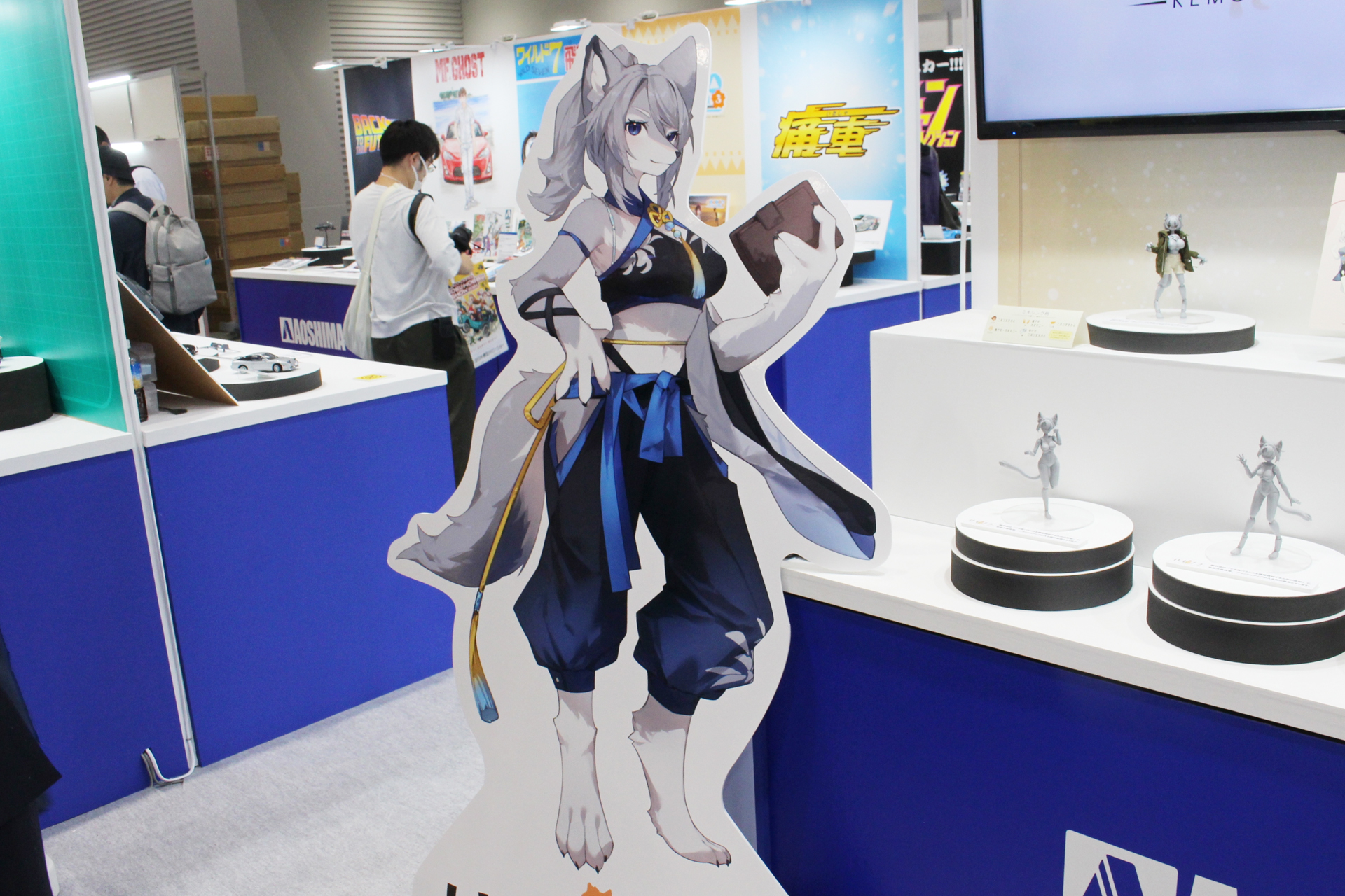 本商品のイメージキャラクター、ハイイロオオカミの「リンカ」。デザインはイラストレーターのかわらげ氏によるもの