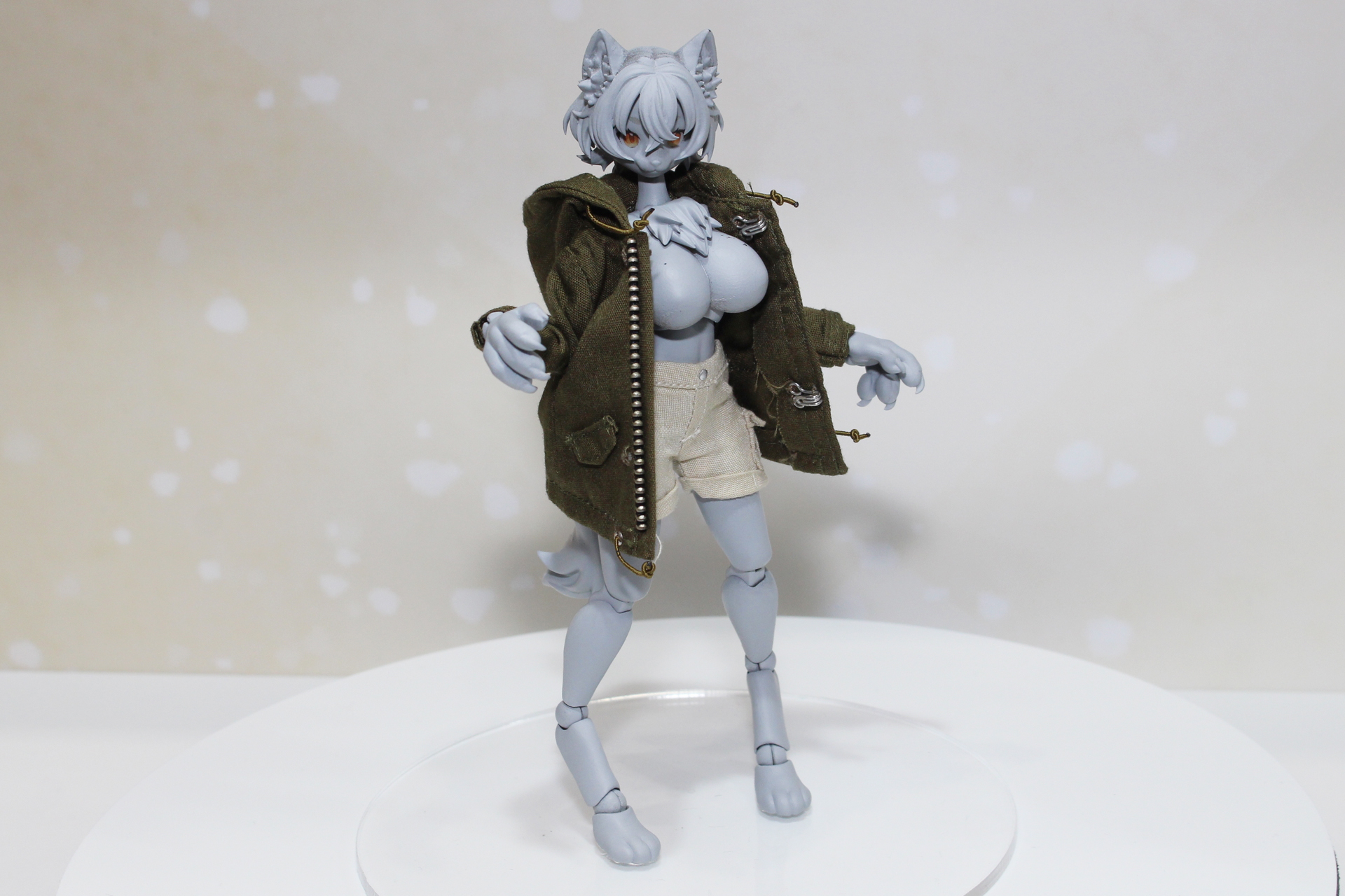 顔と手を高ケモのカオマニー、ヘッド、脚、尻尾を中ケモのニホンオオカミでカスタマイズした例