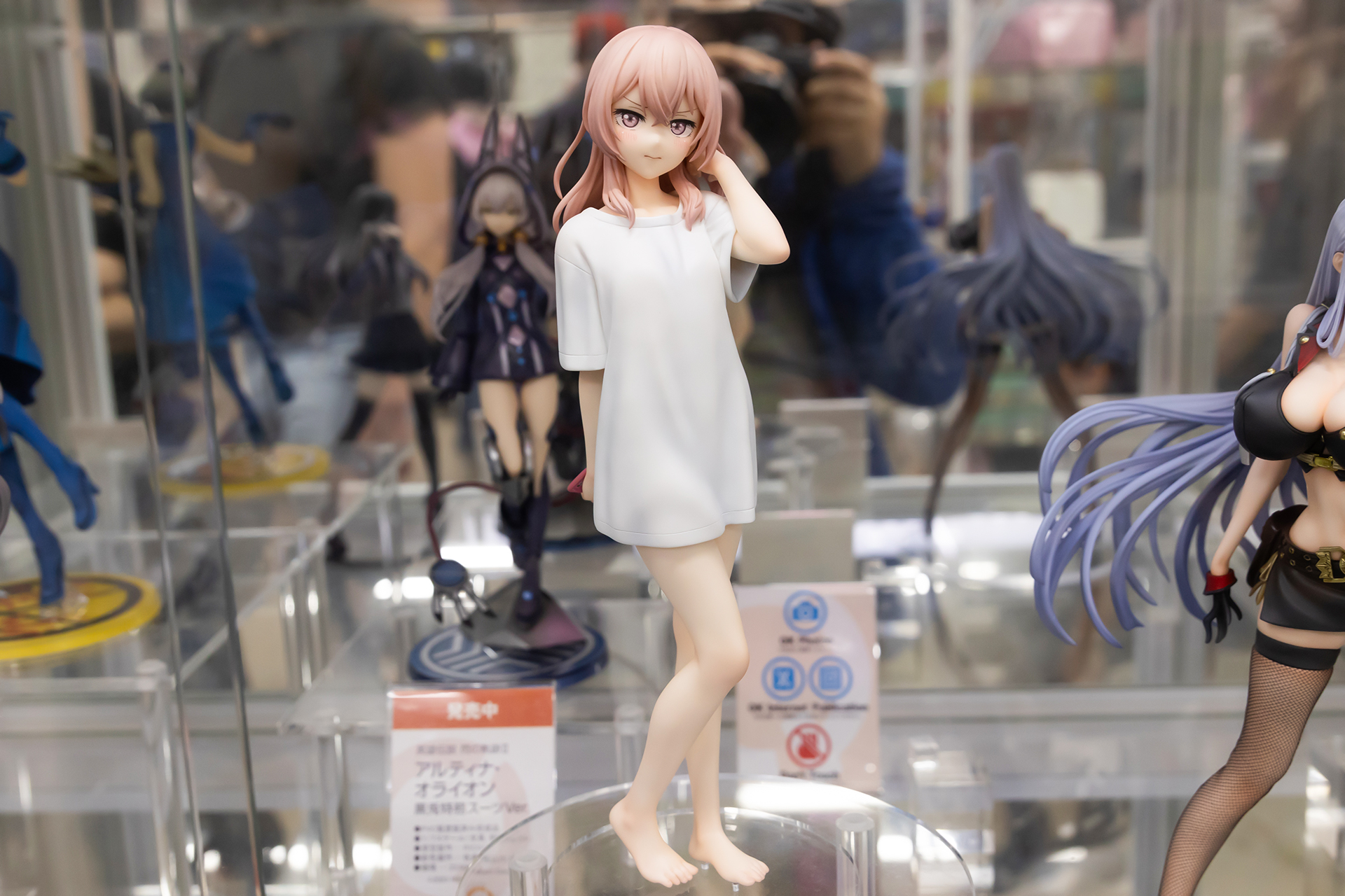 フィギュアの素材はPVだ