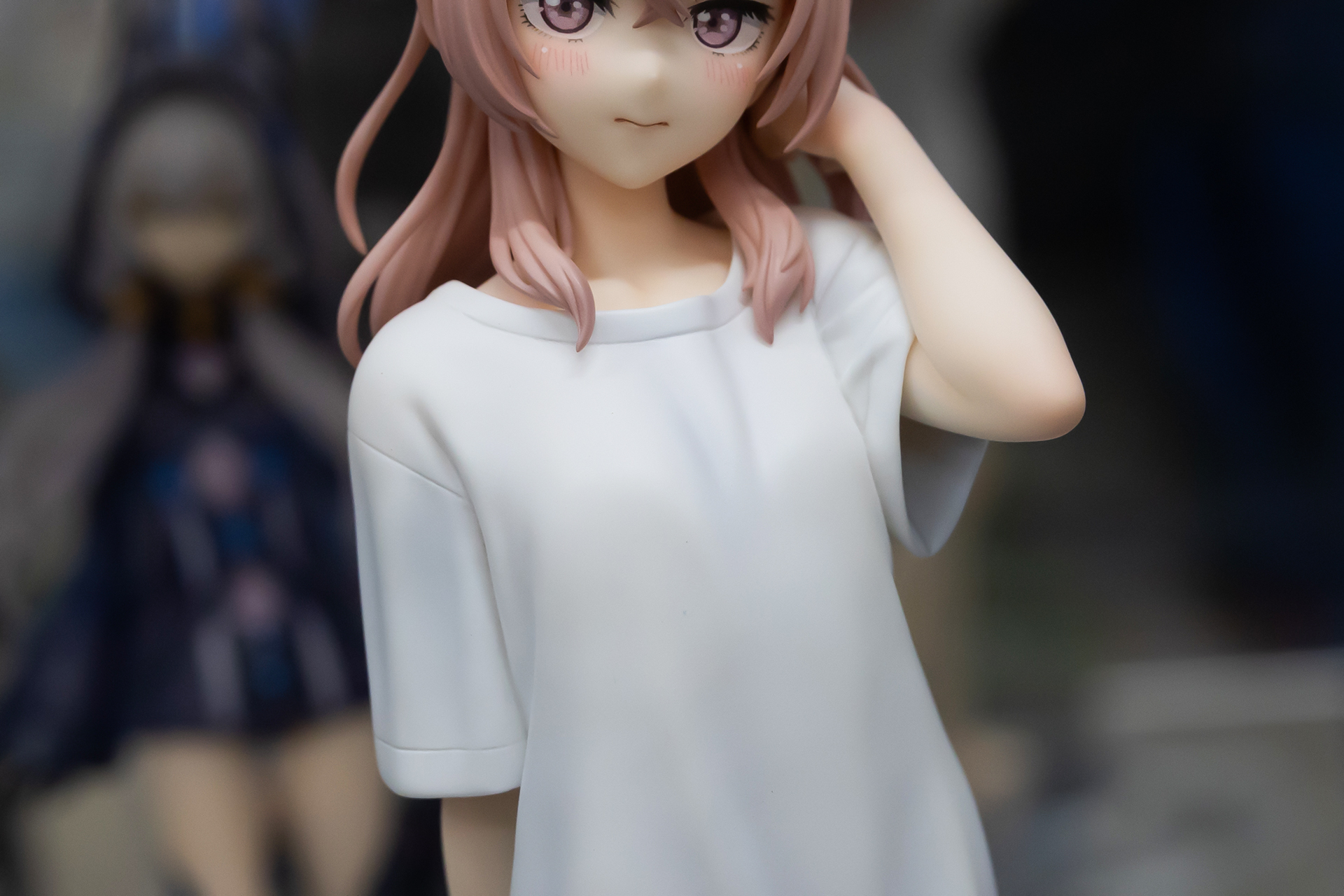 少しだけたわんだ部分なども再現