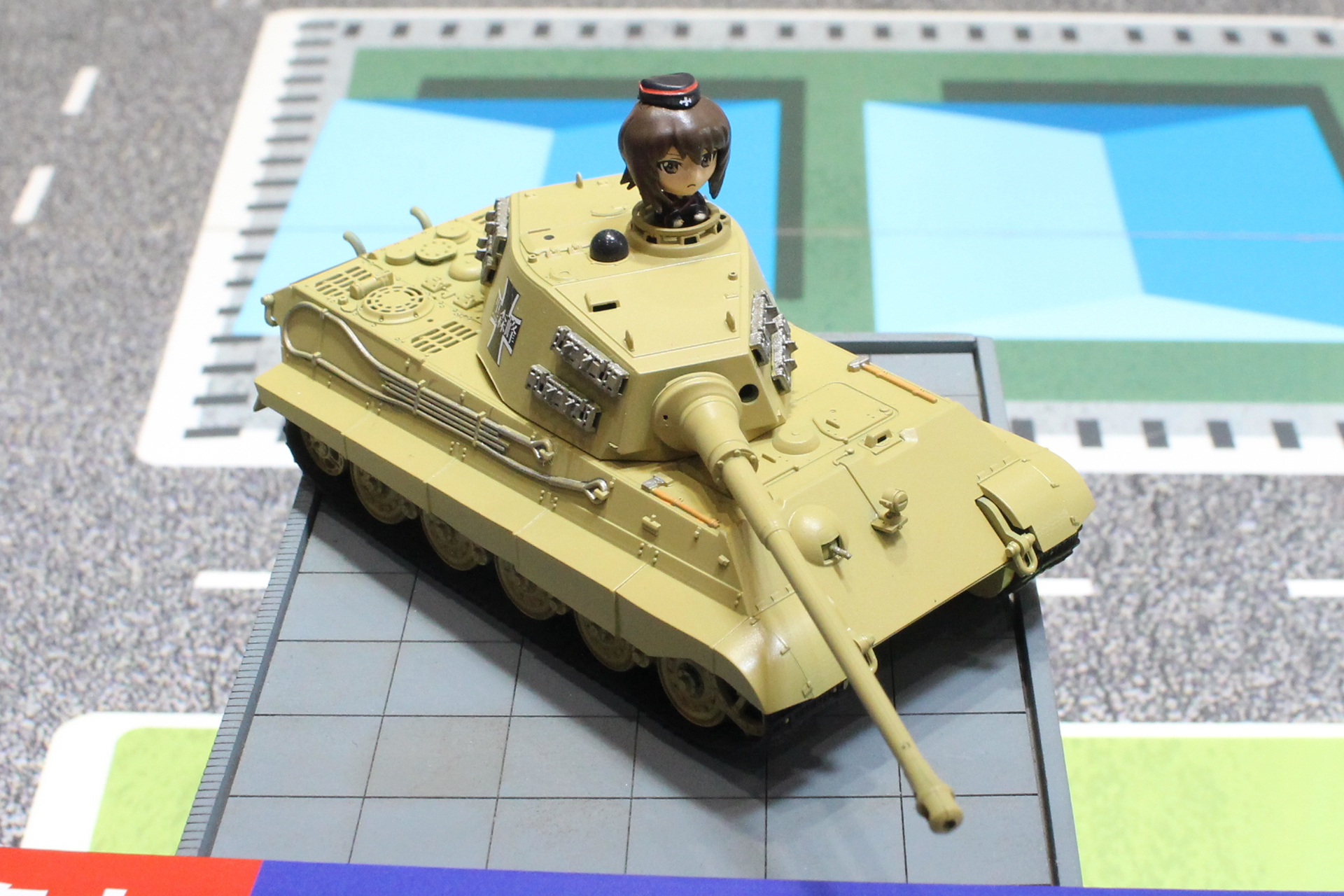 「ガールズ＆パンツァー RCバトル戦車道 ティーガーII 黒森峰女学園」。発売日、価格は未定