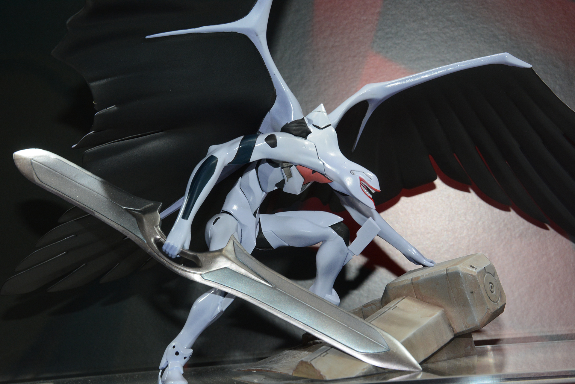 本体のデザインはアニメの設定画に近い印象だ