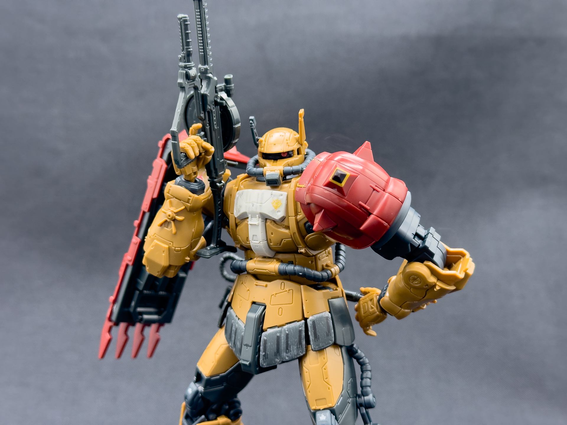 今回紹介する「HG 1/144 ザクII F型 ソラリ機 (復讐のレクイエム)」。